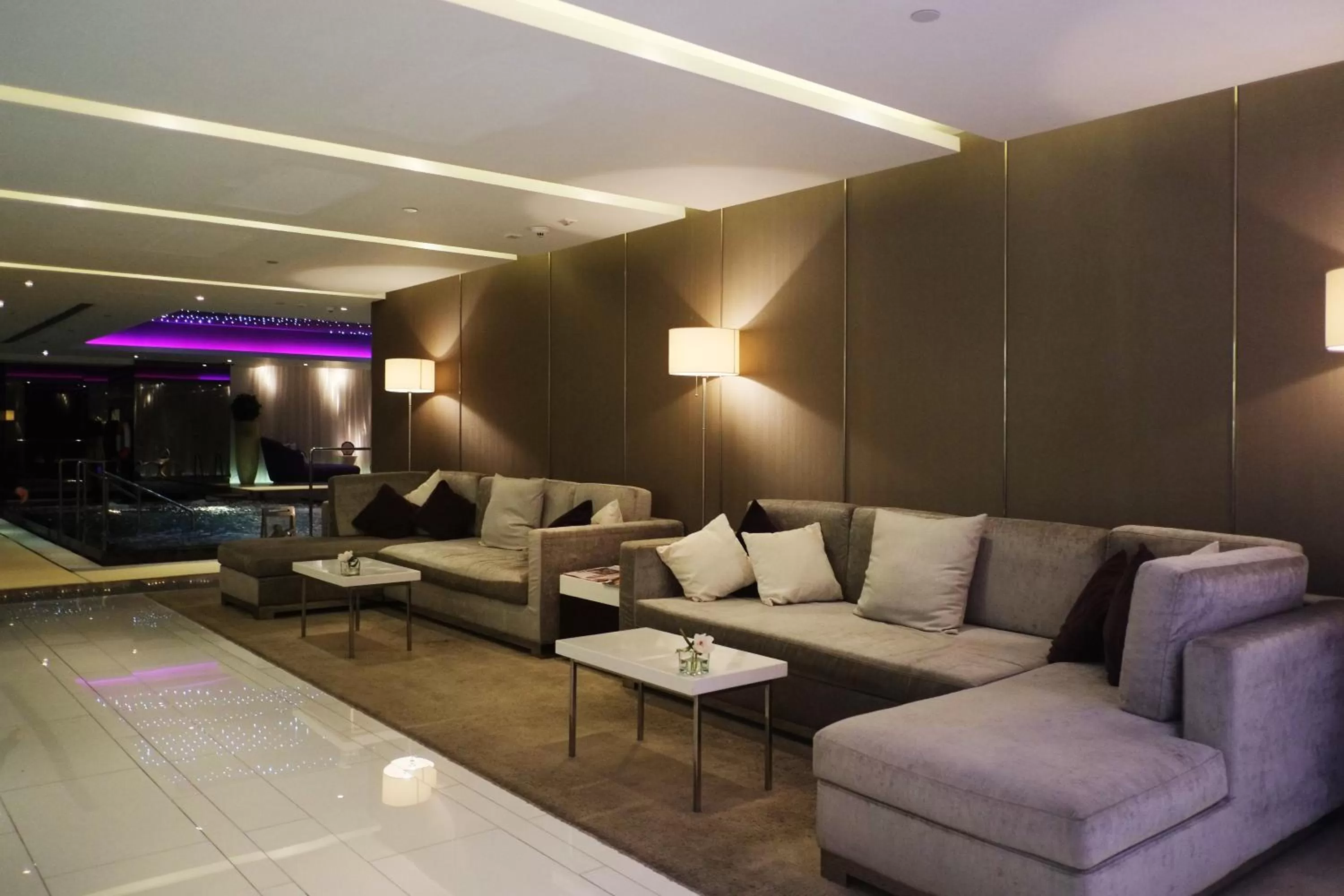 Communal lounge/ TV room in The Mira Hong Kong