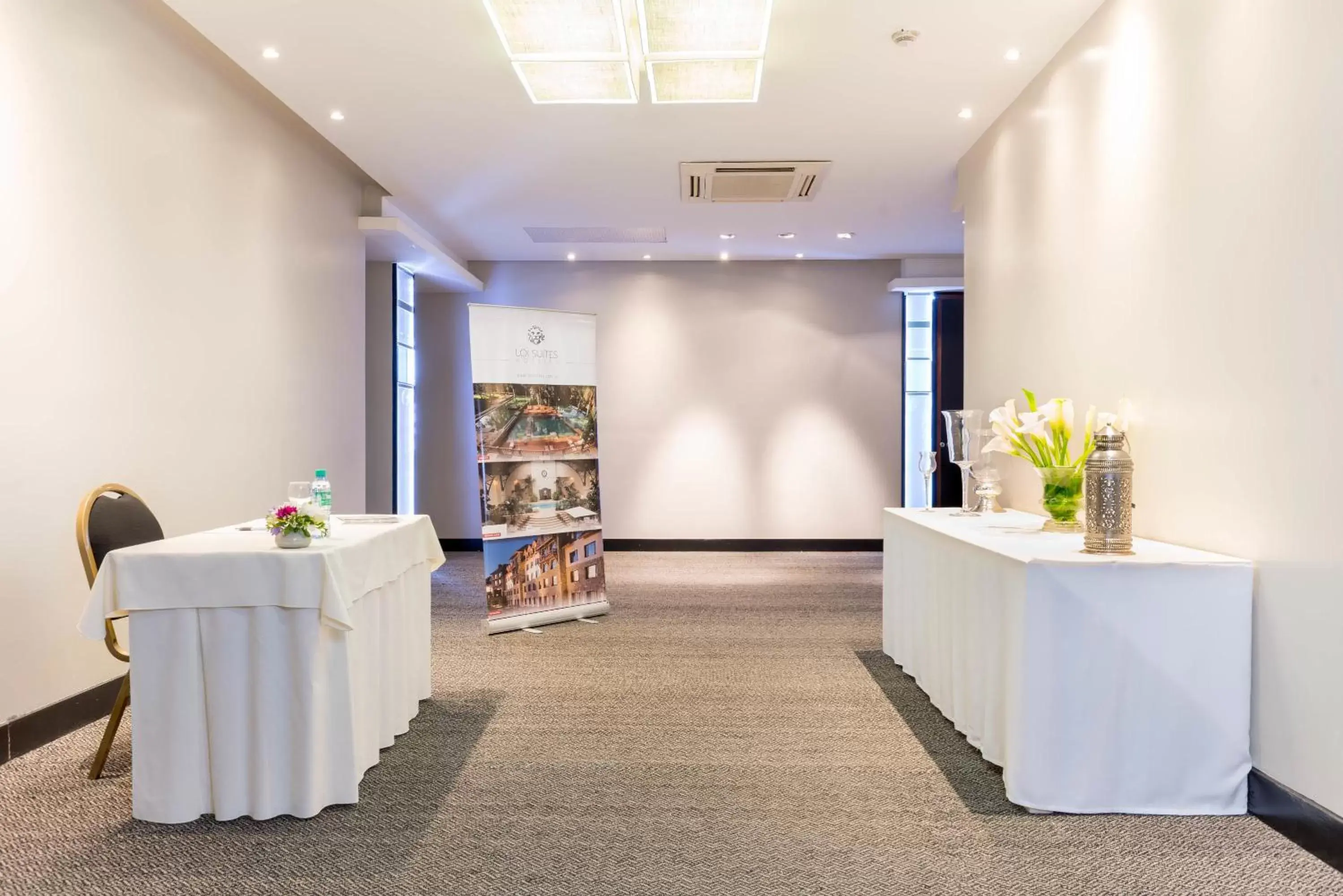 Business facilities in Loi Suites Recoleta Hotel