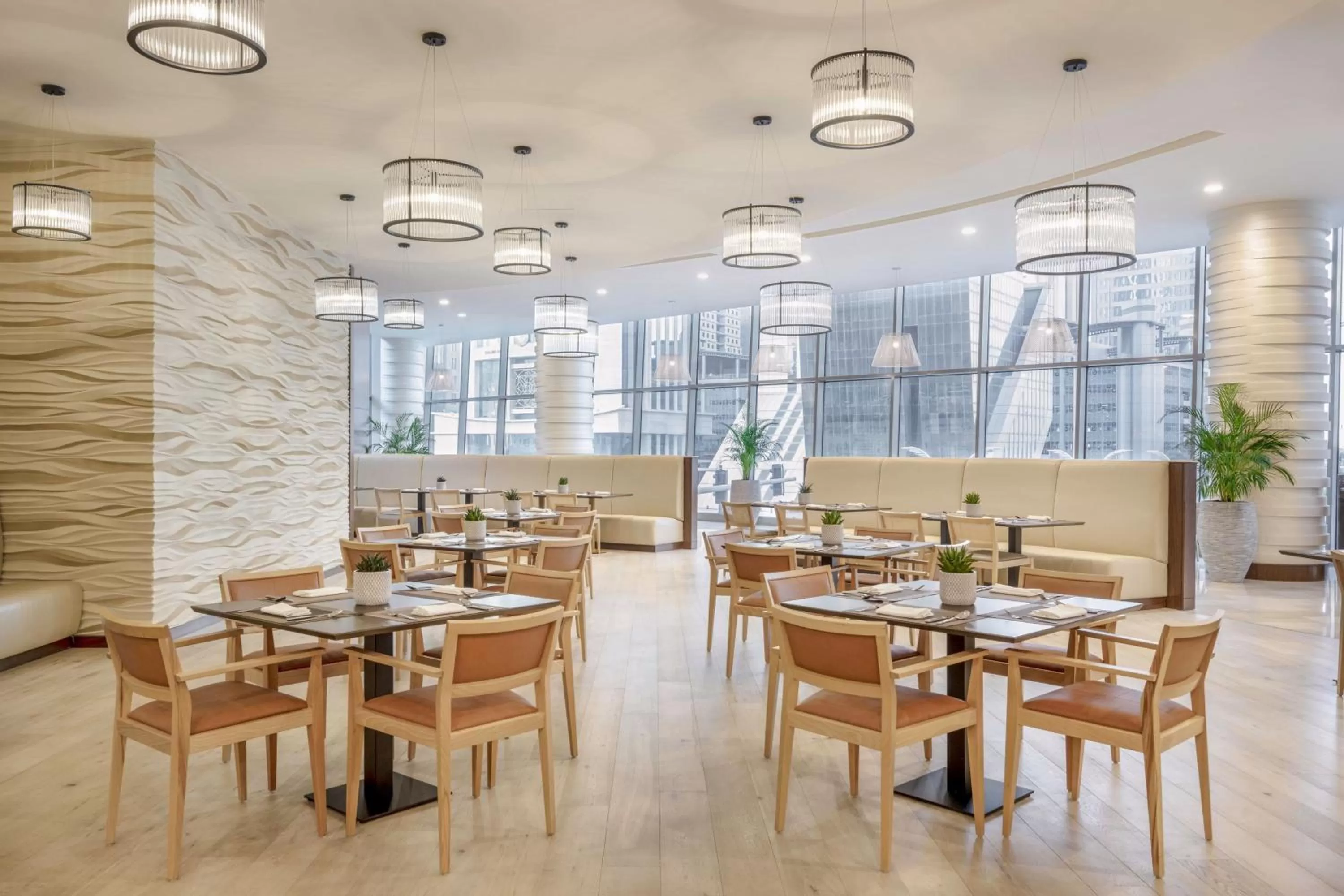 Restaurant/places to eat in Le Meridien City Center Doha