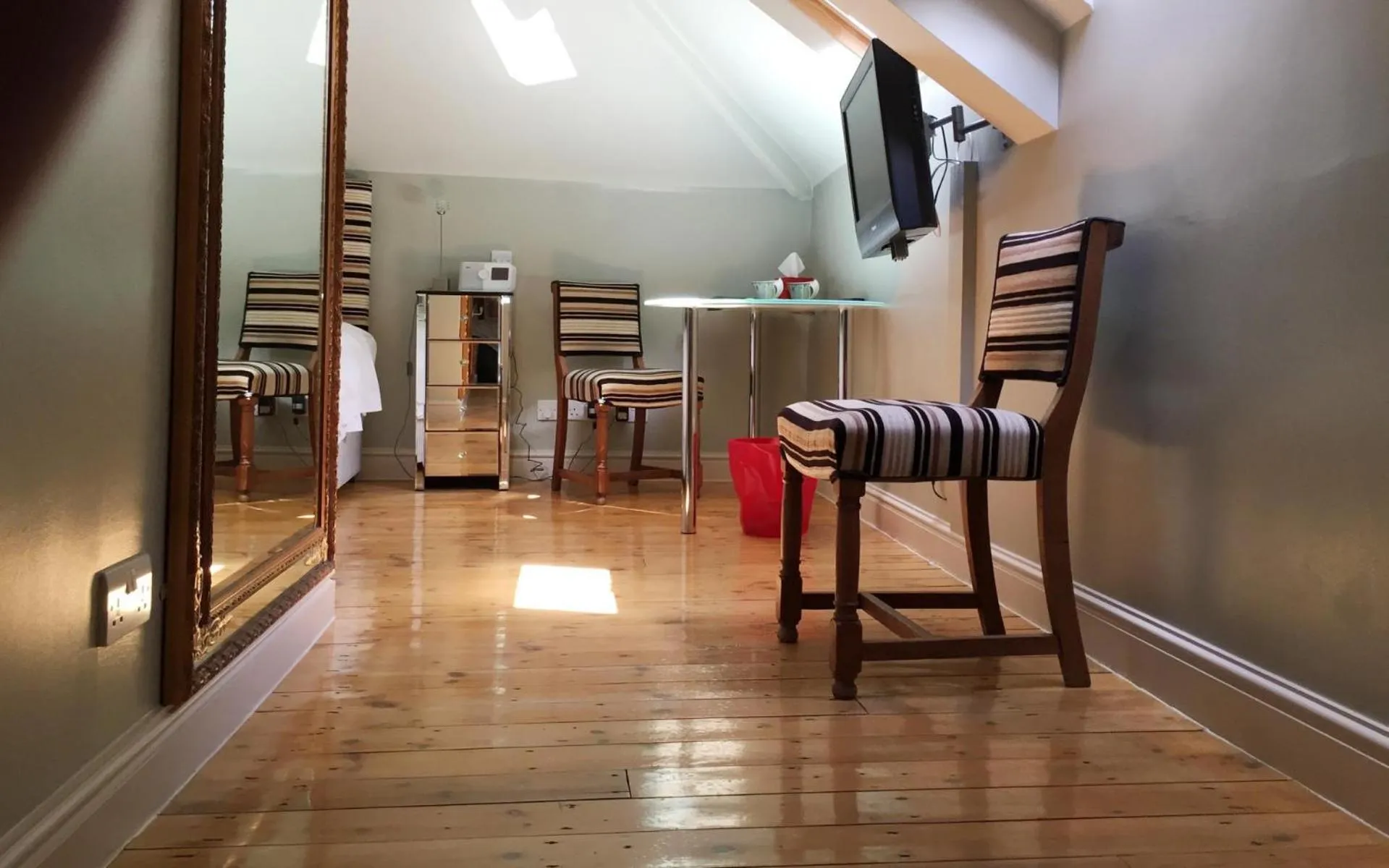 Superior Double or Twin Room in Hickman Hill Hotel