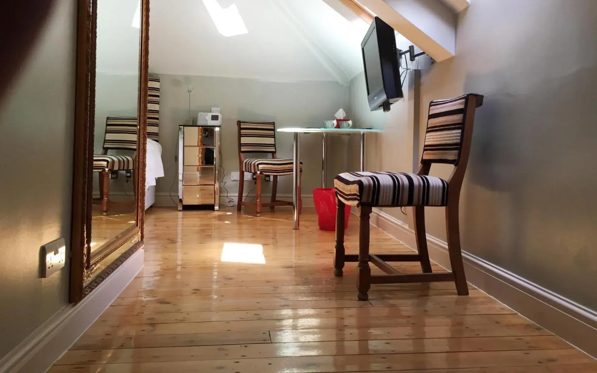 Superior Double or Twin Room in Hickman Hill Hotel Superior Double or Twin Room in Hickman Hill Hotel