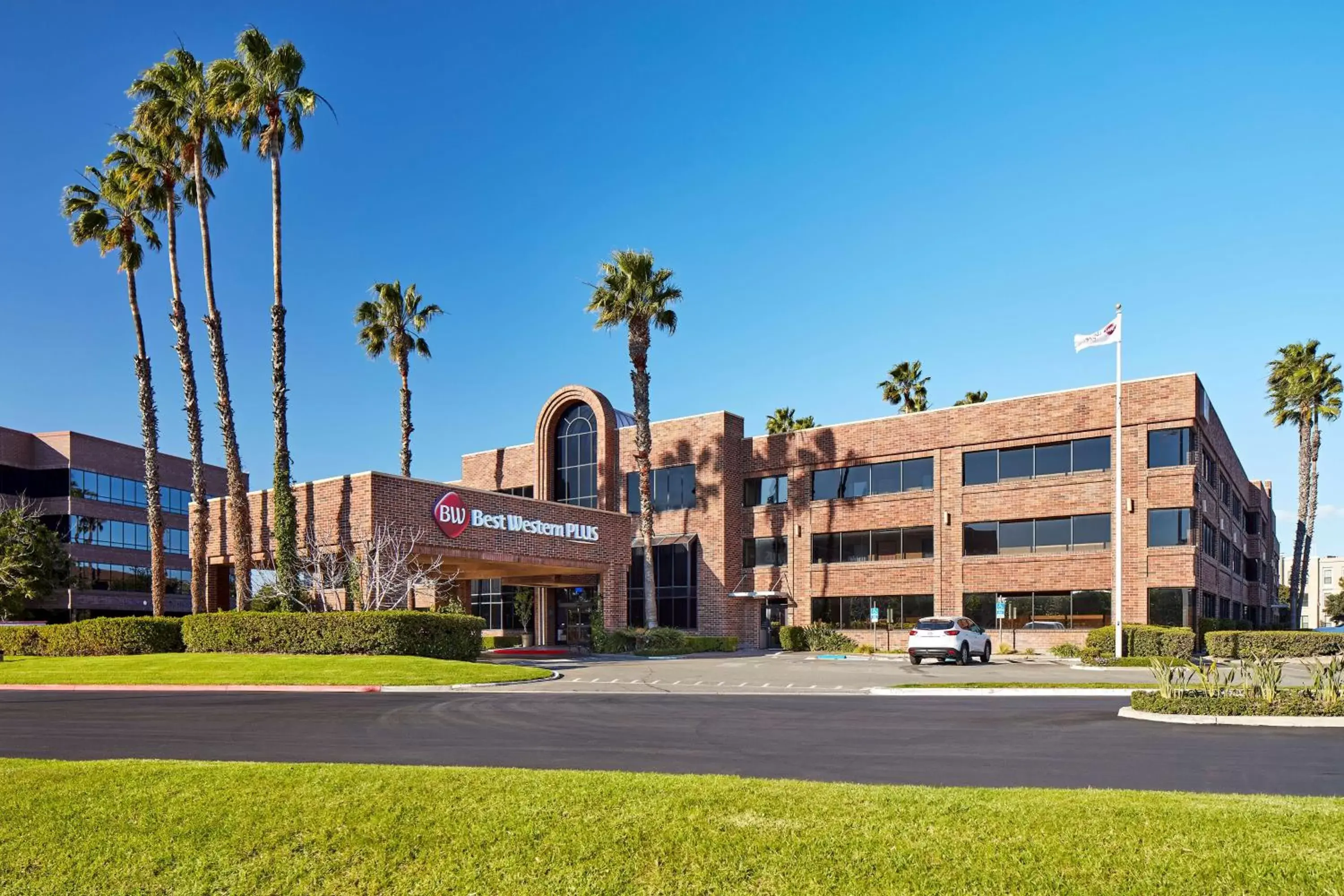 Property Building in Best Western Plus Meridian Inn & Suites, Anaheim-Orange
