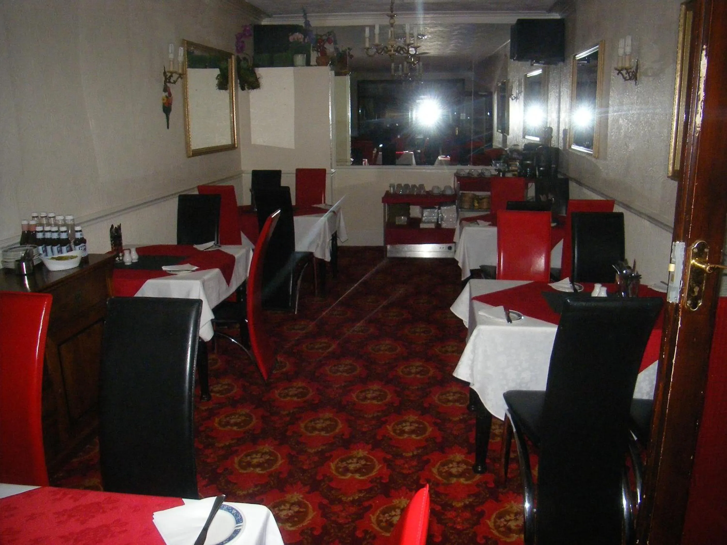 Restaurant/places to eat in The Roman Hotel