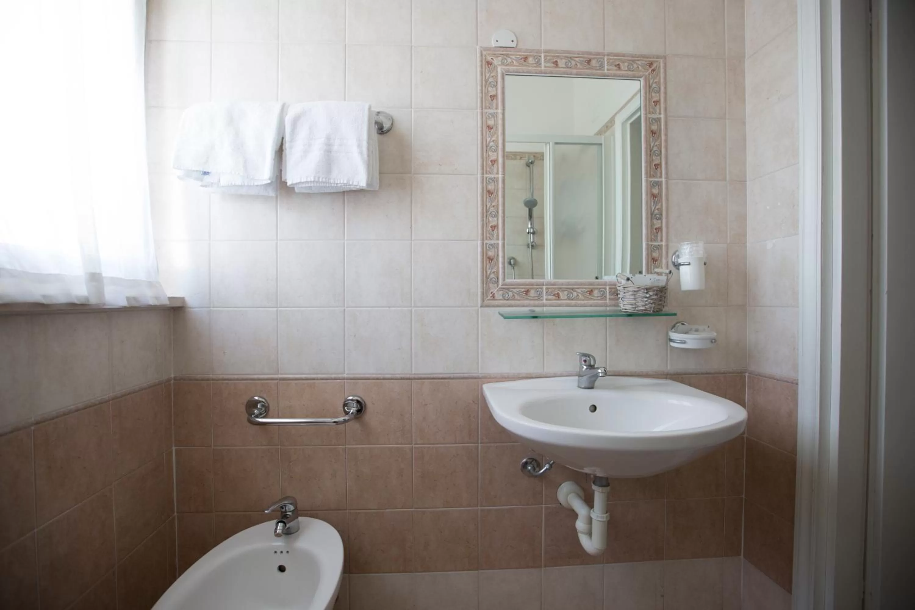 Bathroom in Hotel Europa