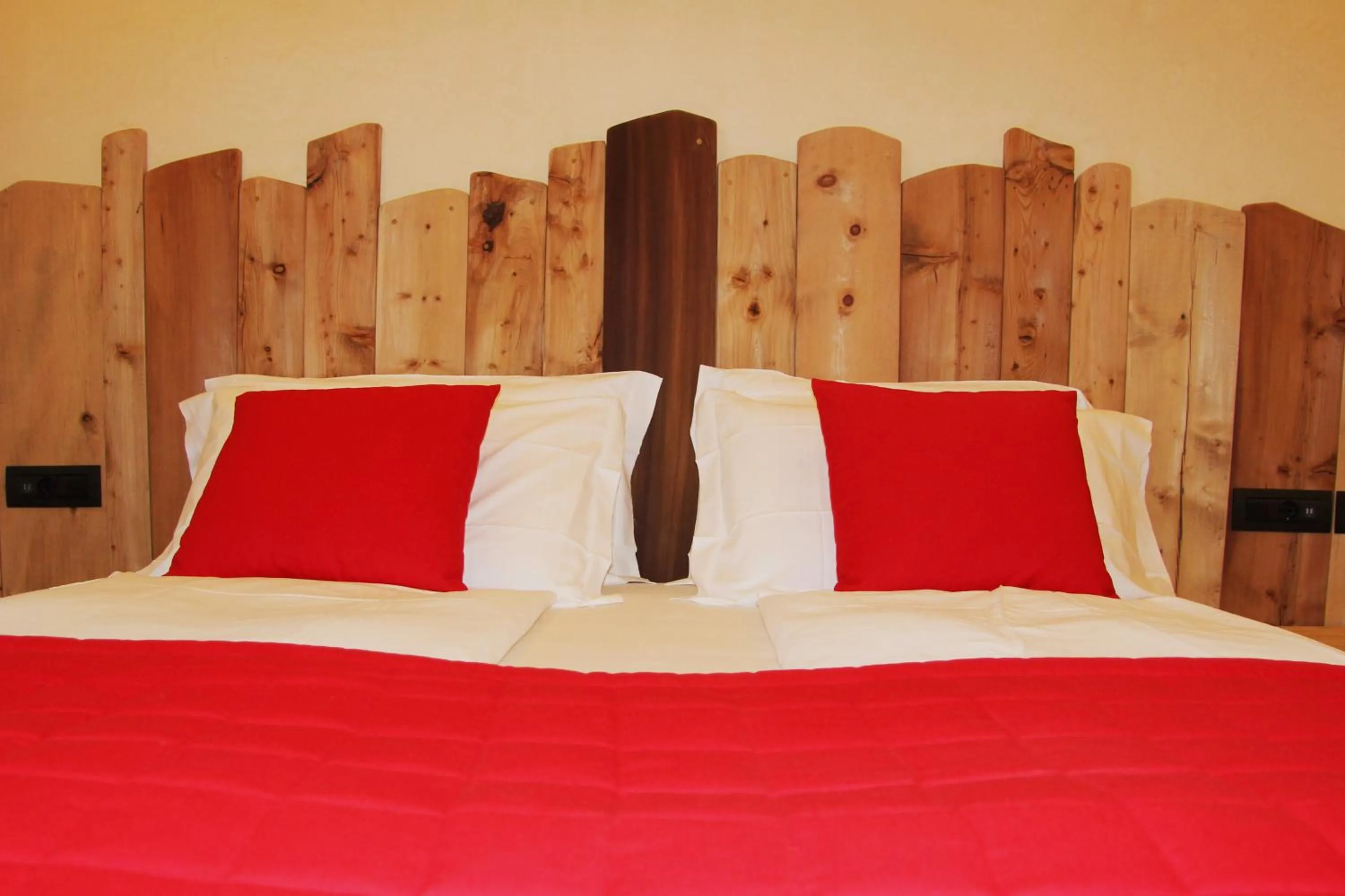 Decorative detail, Bed in Francesin Active Hotel