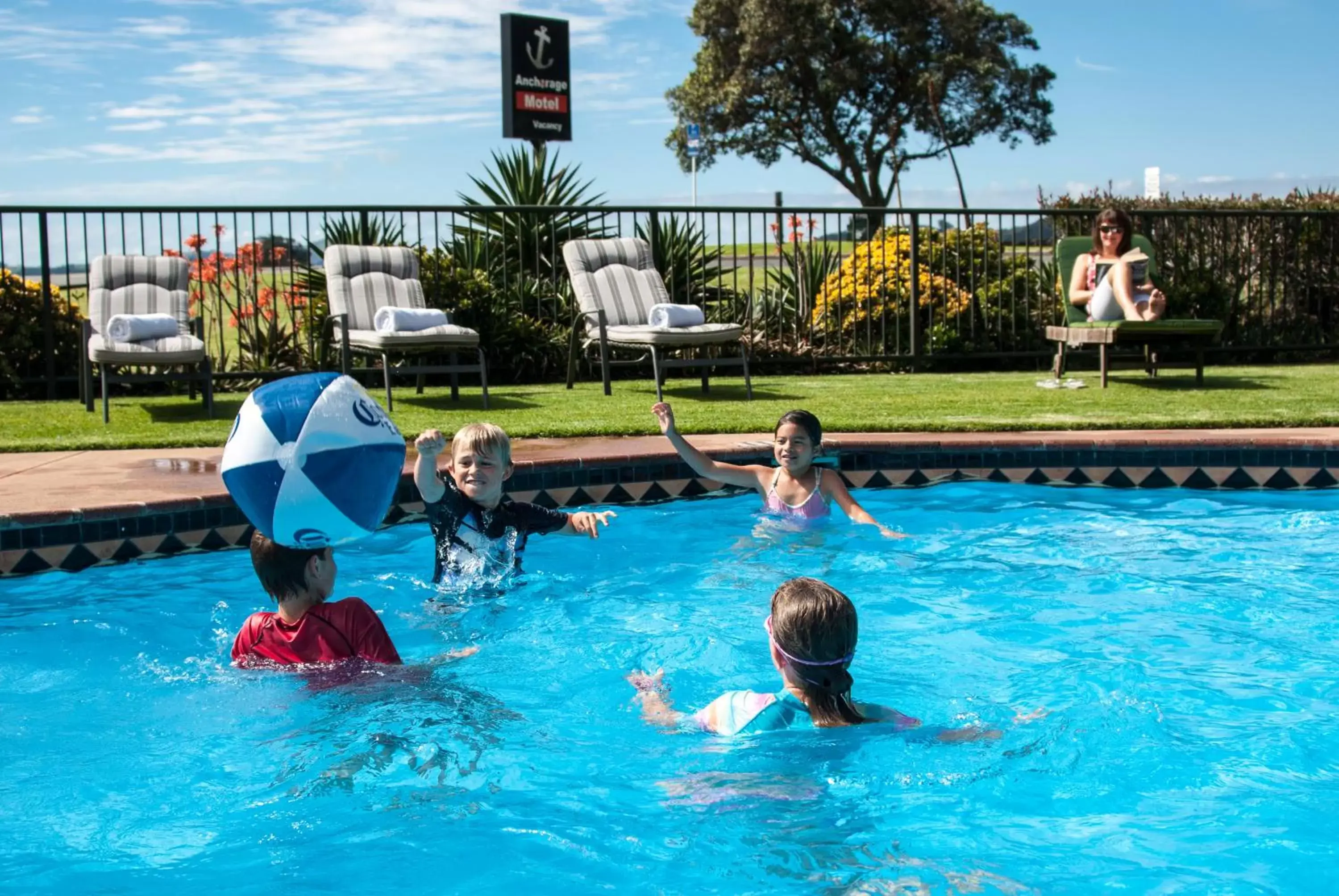 Day, Swimming Pool in Anchorage Motel