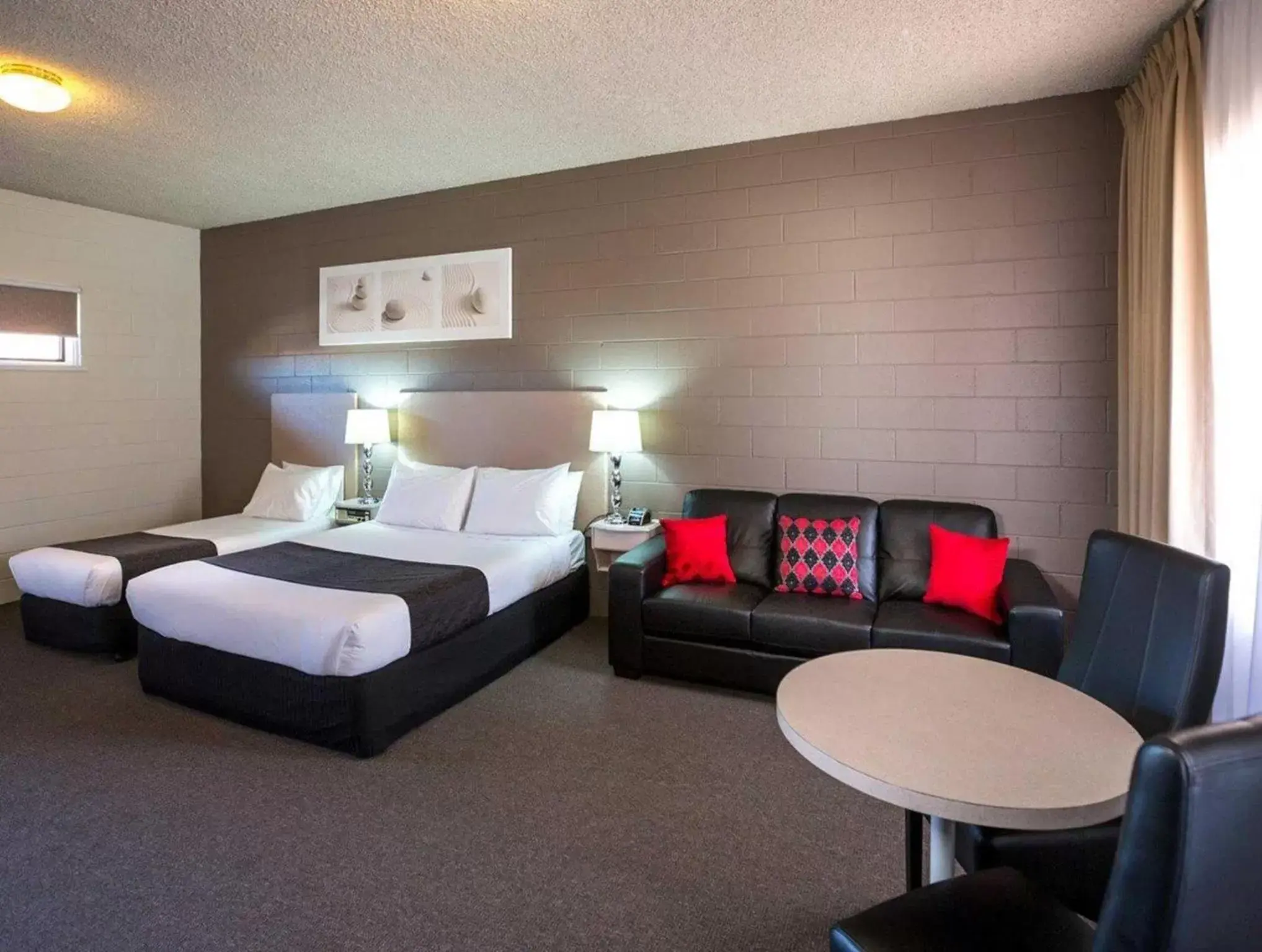 Photo of the whole room in Comfort Inn & Suites King Avenue