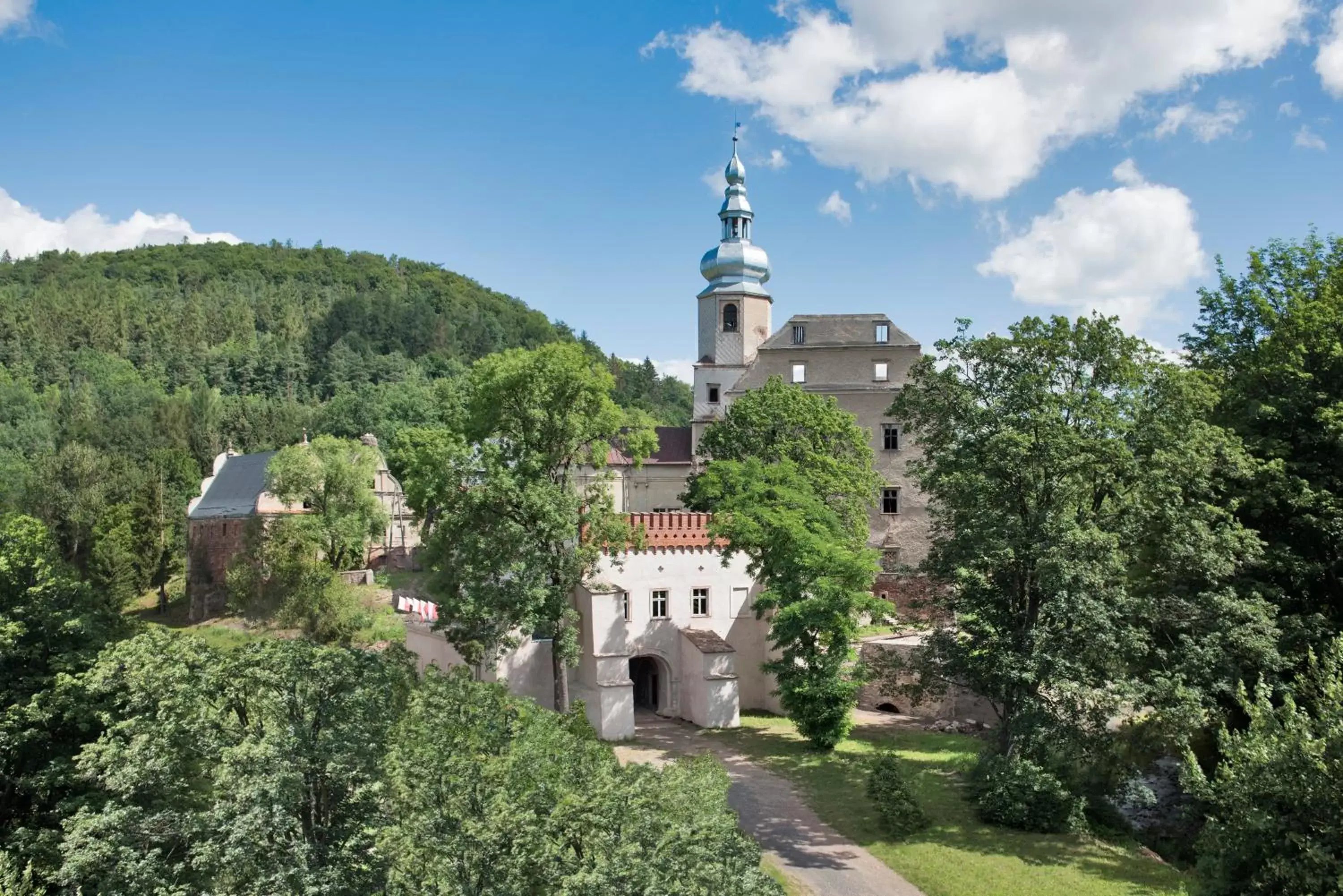 Zamek Sarny - Schloss Scharfeneck Zamek Sarny - Schloss Scharfeneck