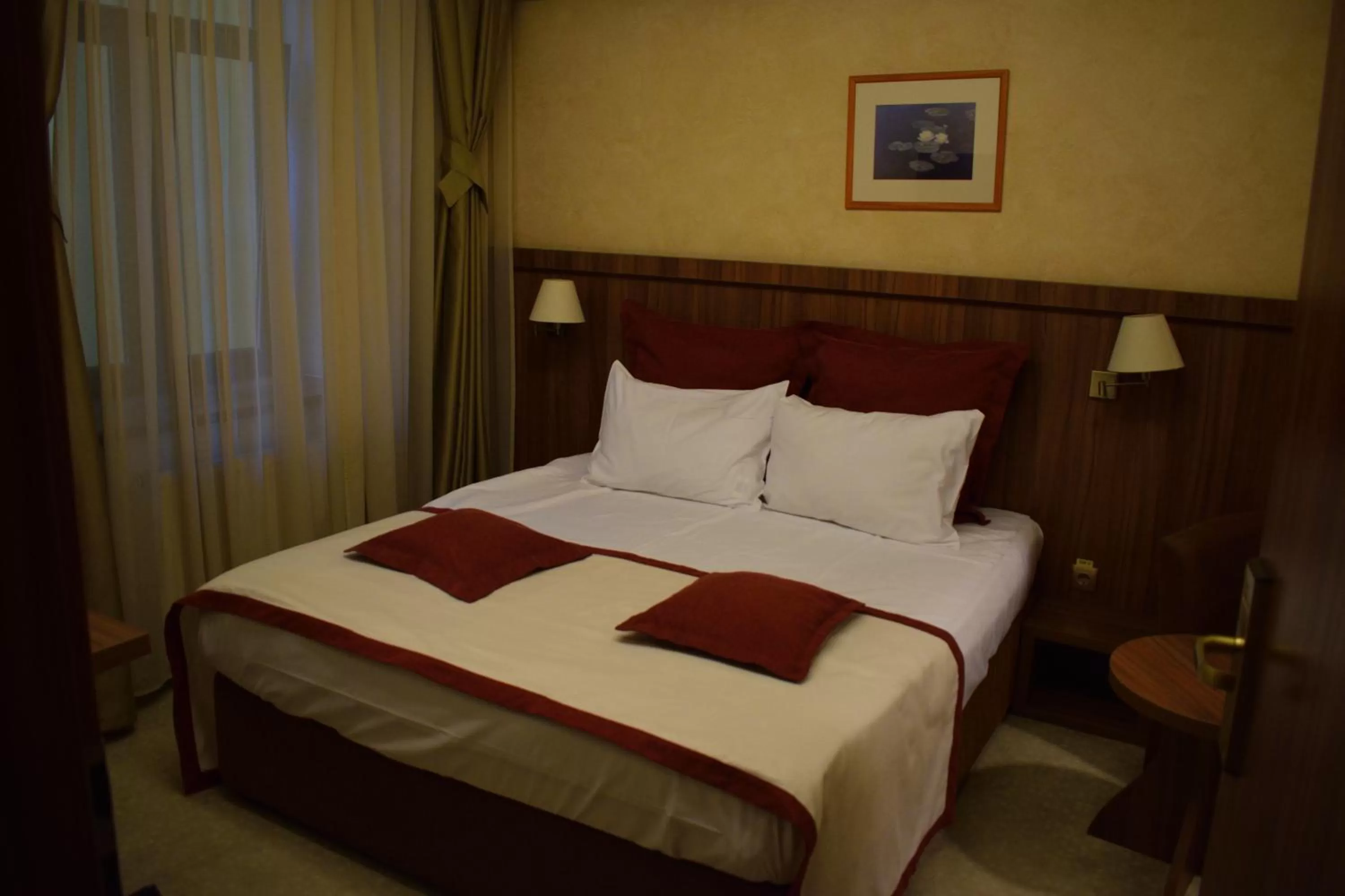 Shower, Bed in Hotel Gott