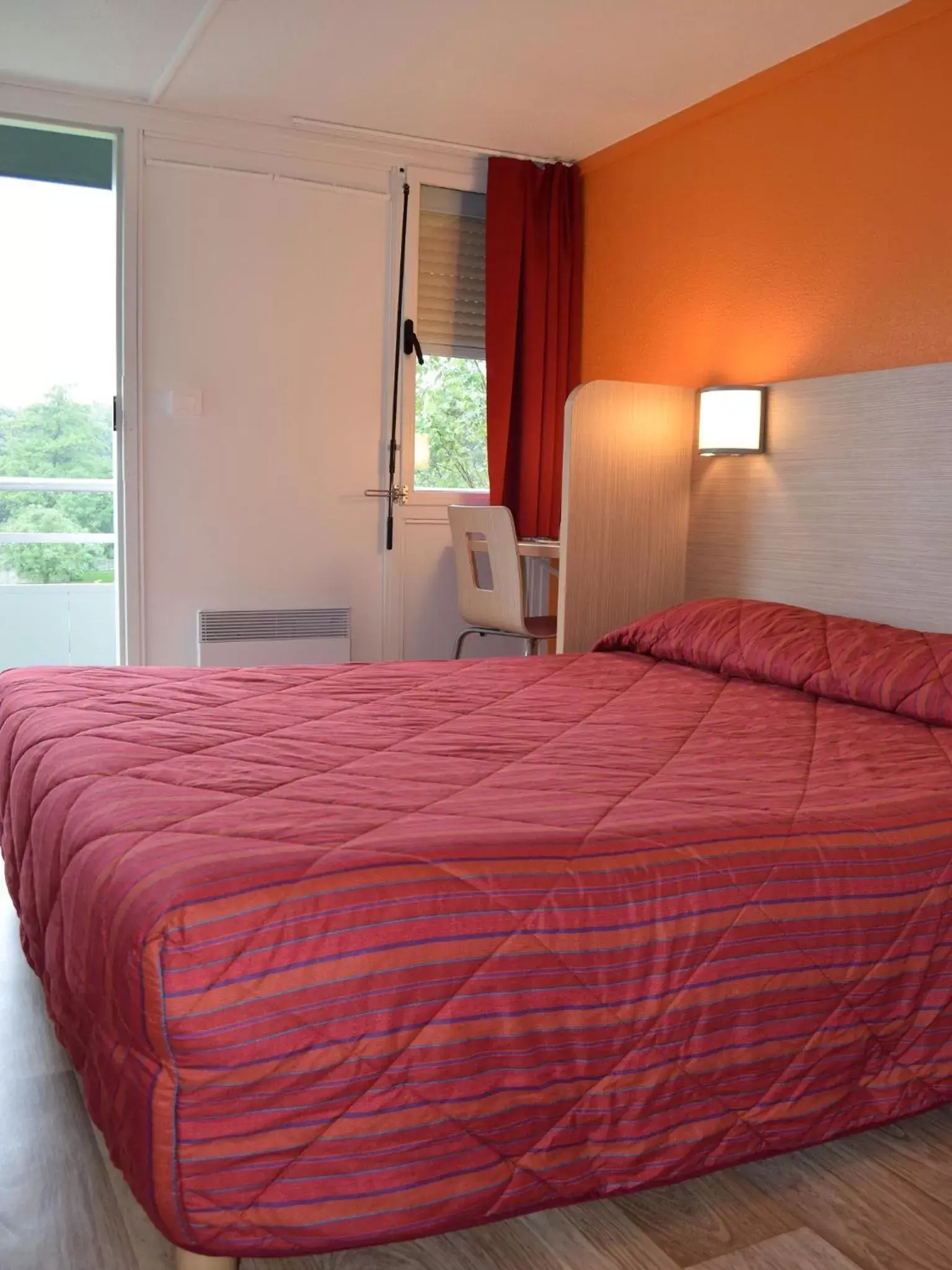 Bedroom, Room Photo in Premiere Classe Creil - Villers Saint Paul