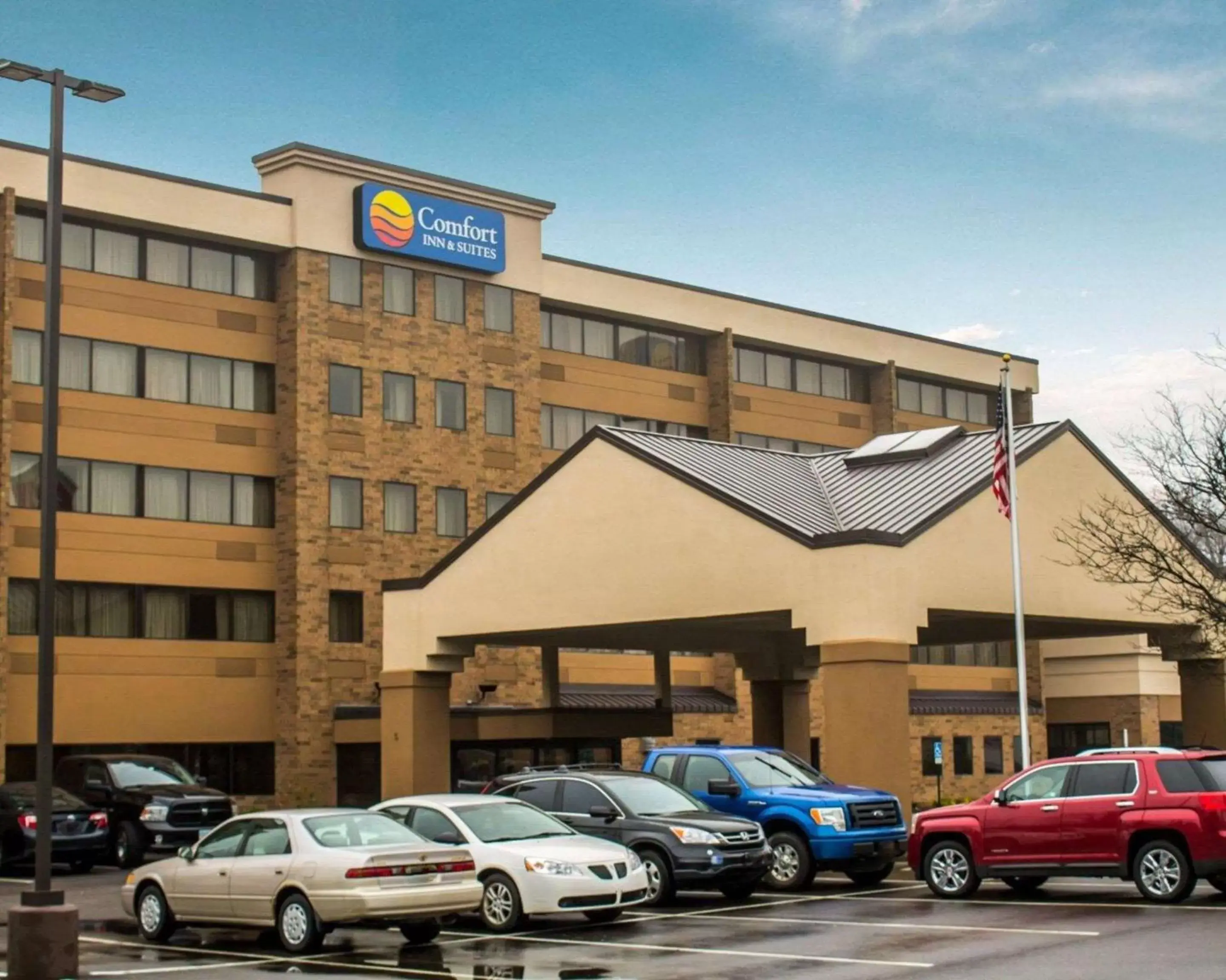 Property Building in Comfort Inn & Suites Wadsworth