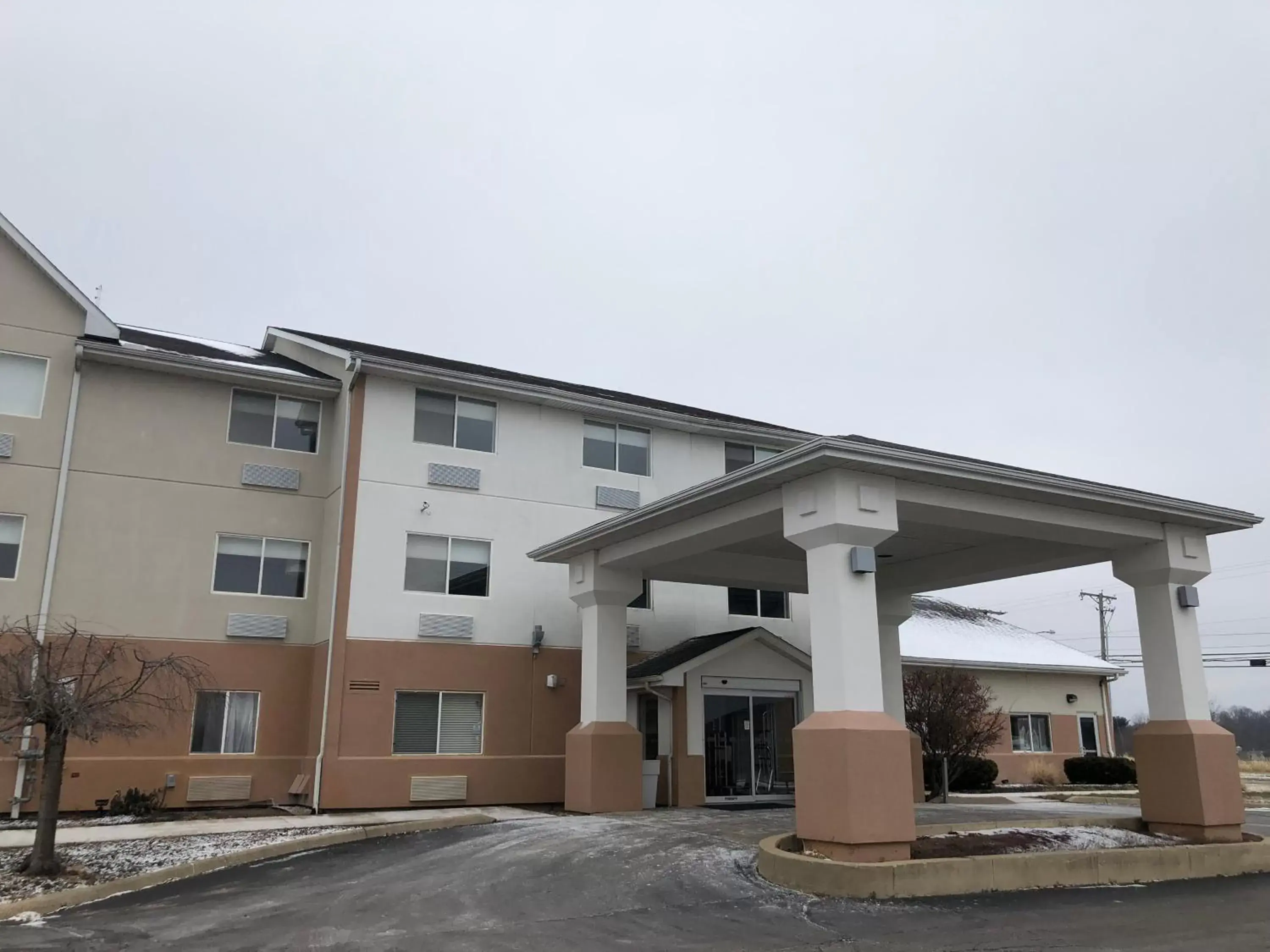 Property Building in Holiday Inn Express Mt. Vernon, an IHG Hotel