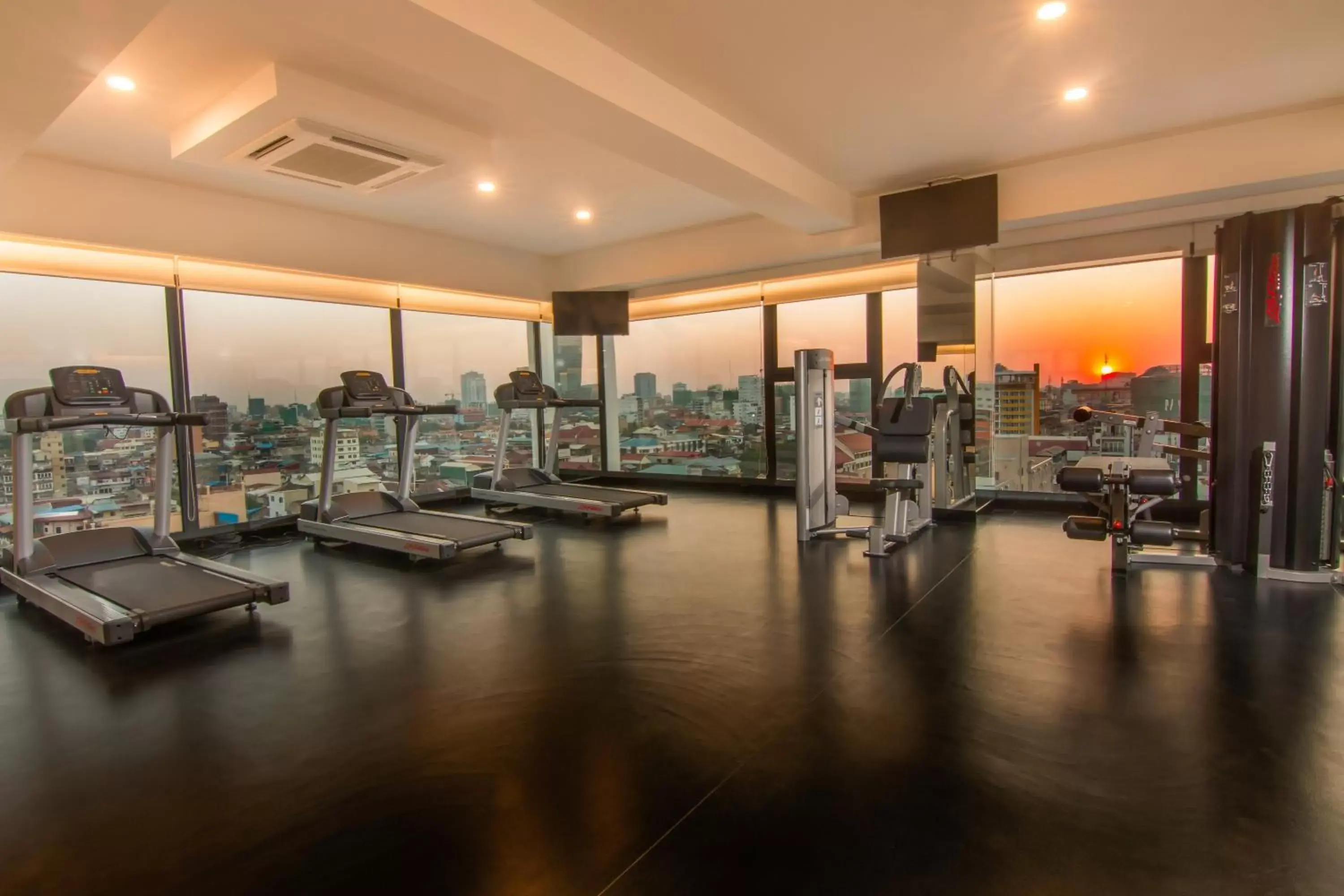 Fitness centre/facilities in SUN & MOON, Urban Hotel Fitness centre/facilities in SUN & MOON, Urban Hotel
