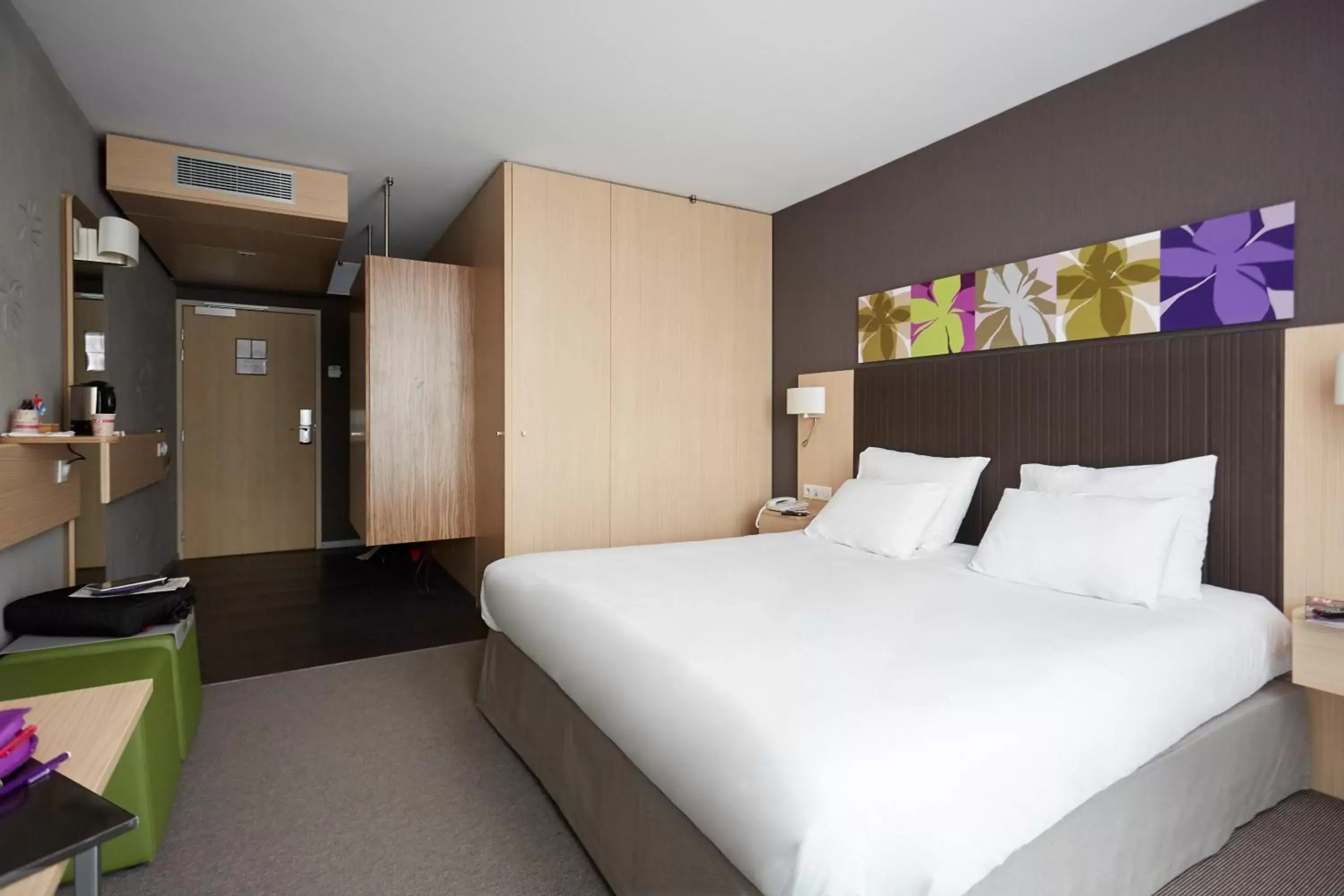 Bedroom, Bed in Mercure Valenciennes Centre
