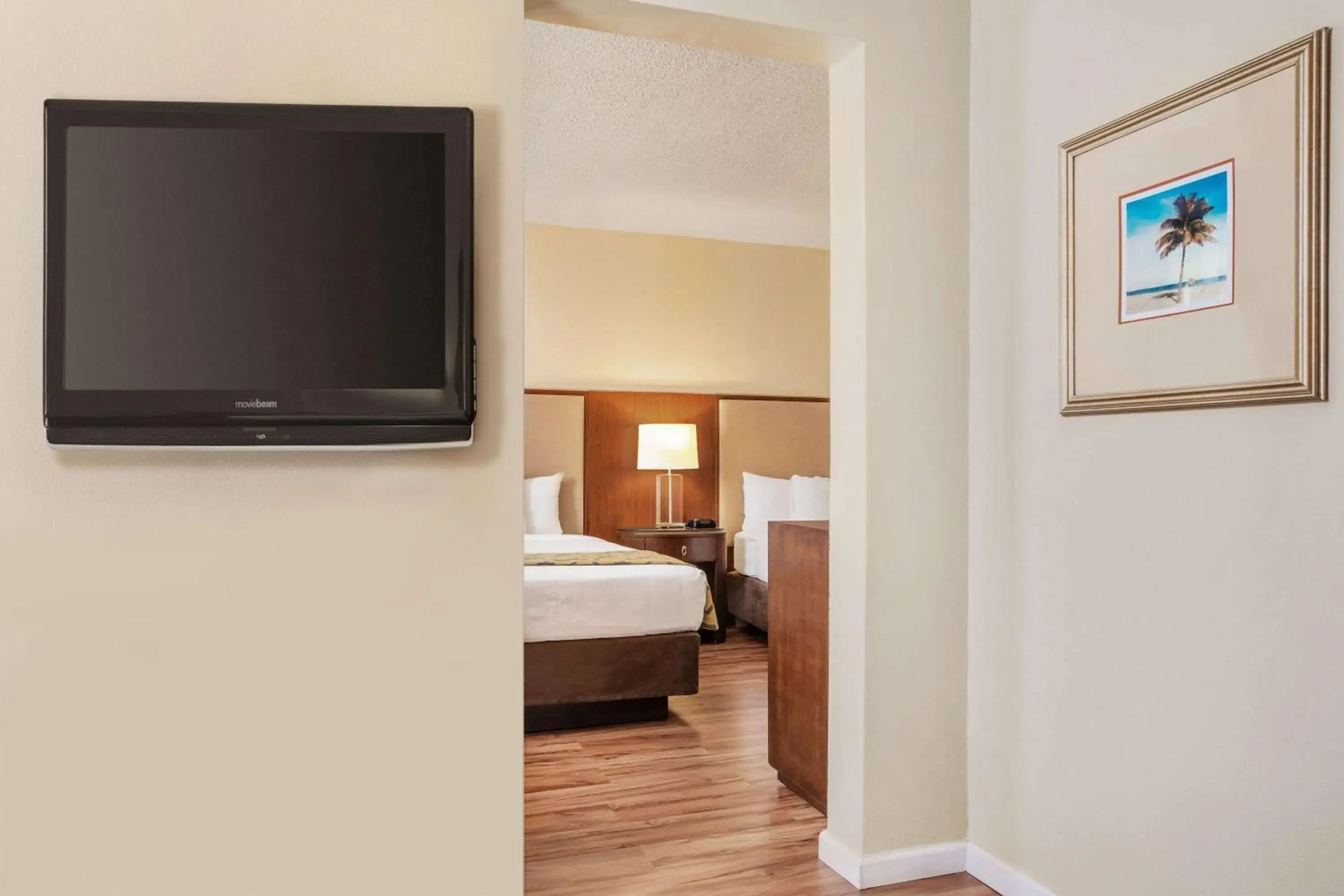 Photo of the whole room, Bed in Baymont by Wyndham Florida City