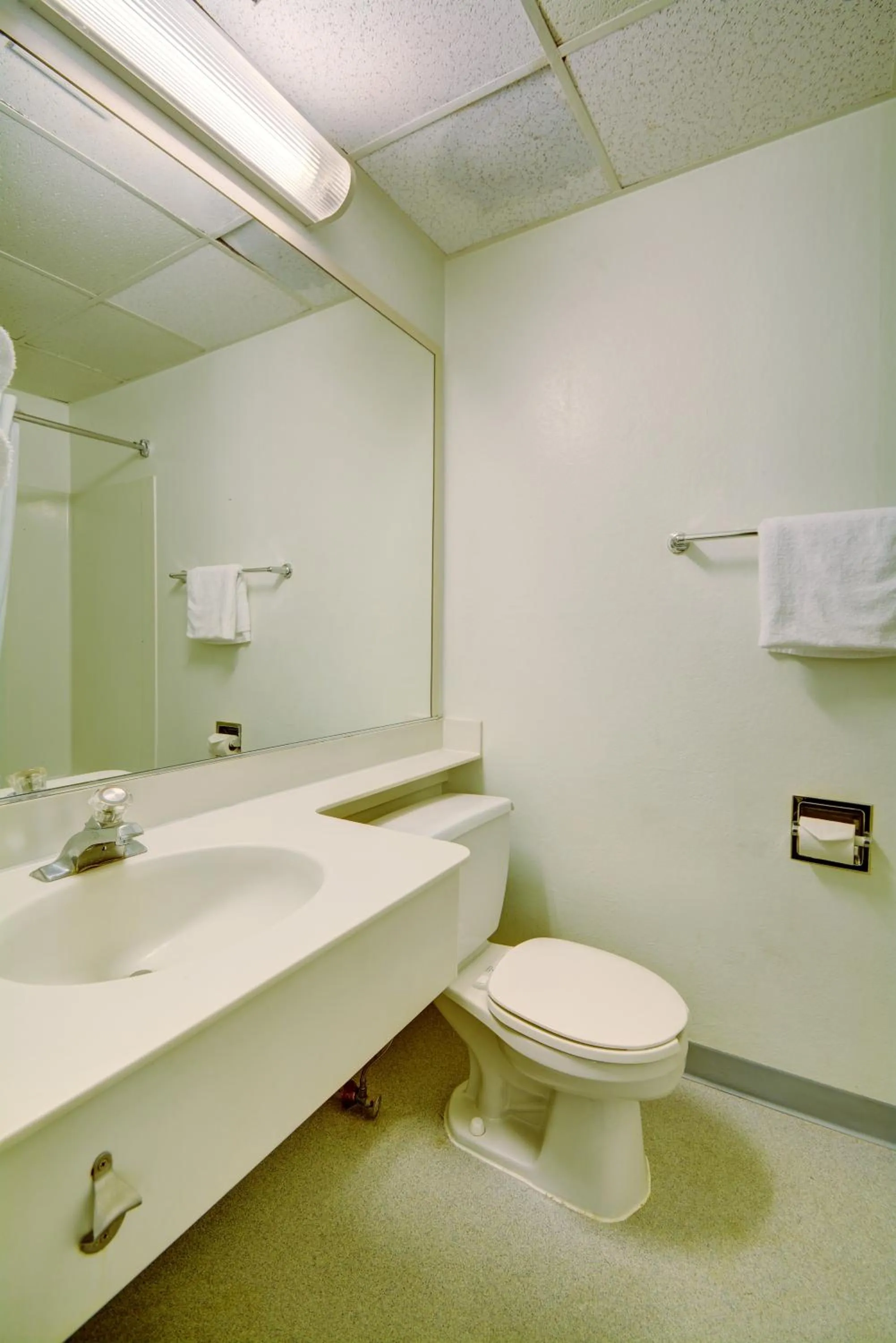 Toilet in Motel 6-Warwick, RI - Providence Airport - I-95
