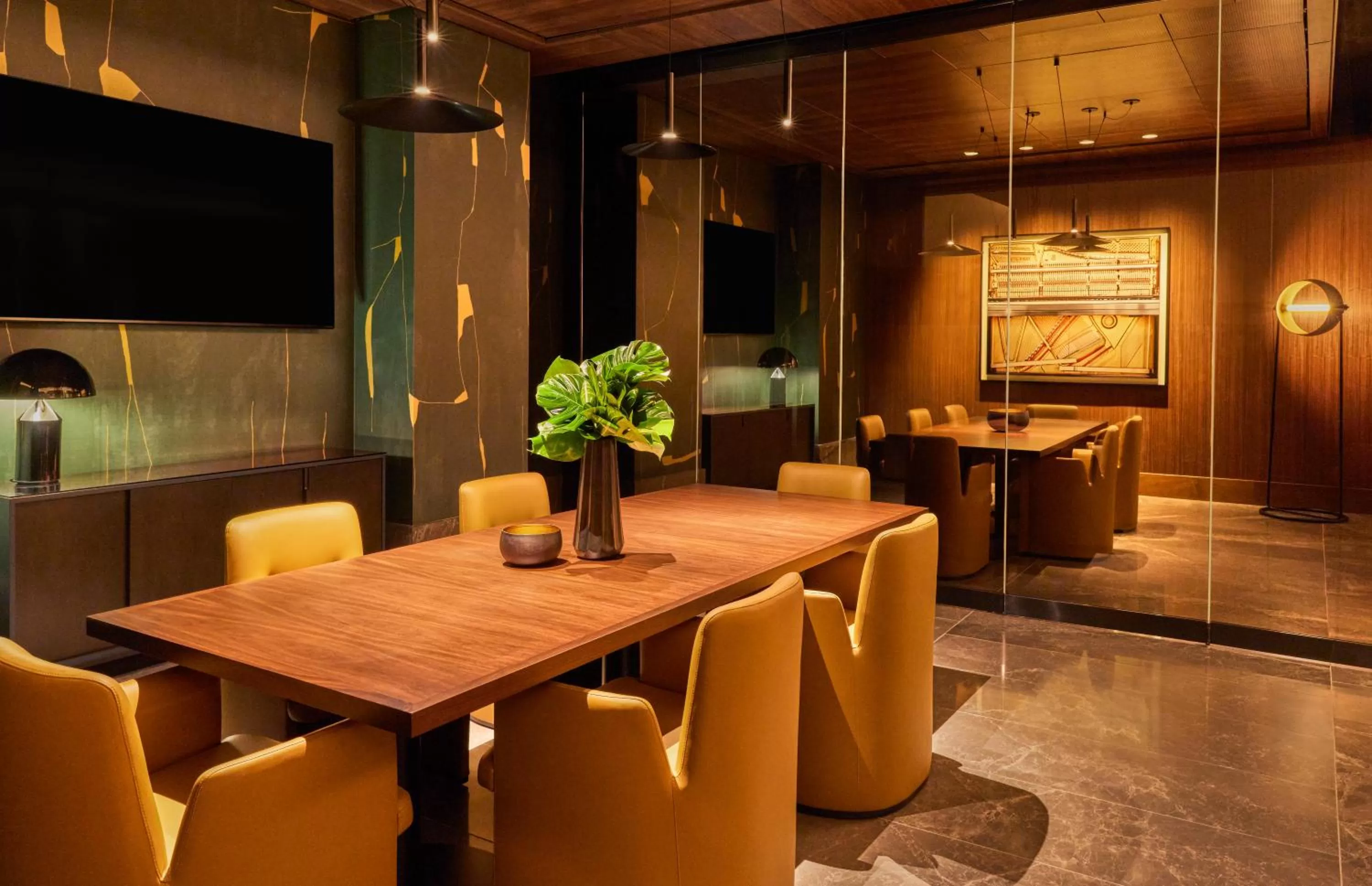 Restaurant/places to eat in Omni Boston Hotel at the Seaport