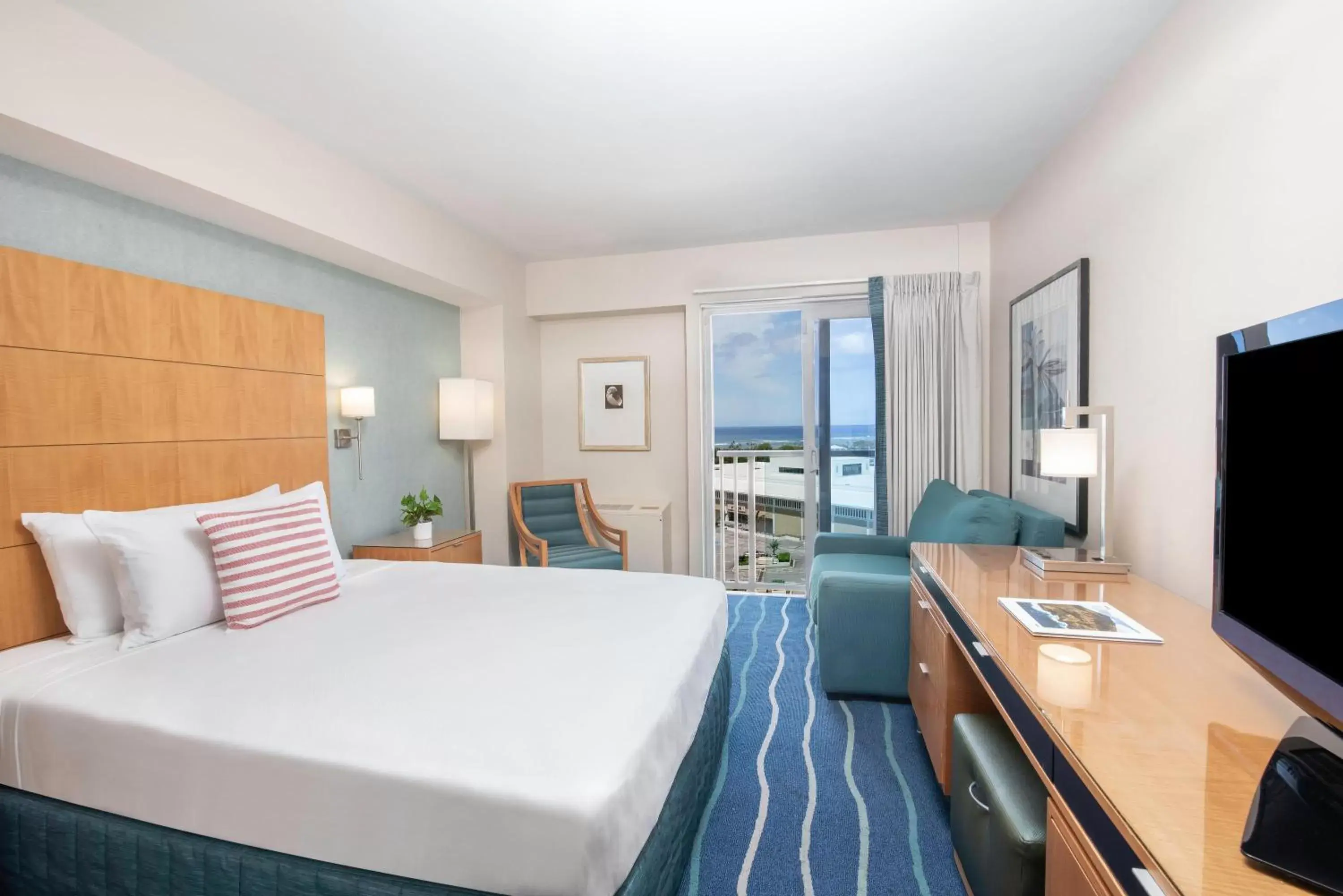 Bed in Ala Moana Hotel - Resort Fee Included