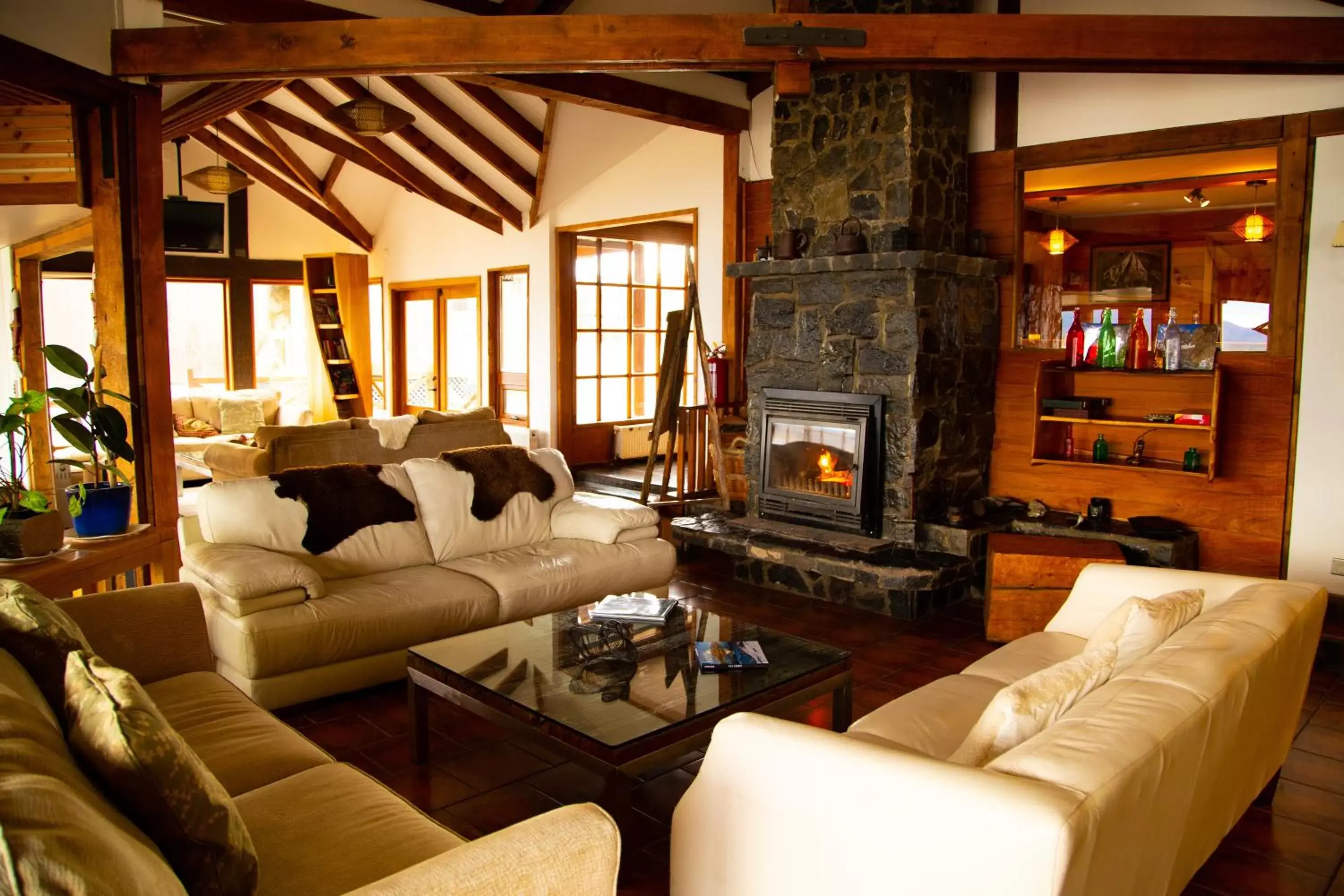 Lobby or reception, Seating Area in Weskar Lodge Hotel