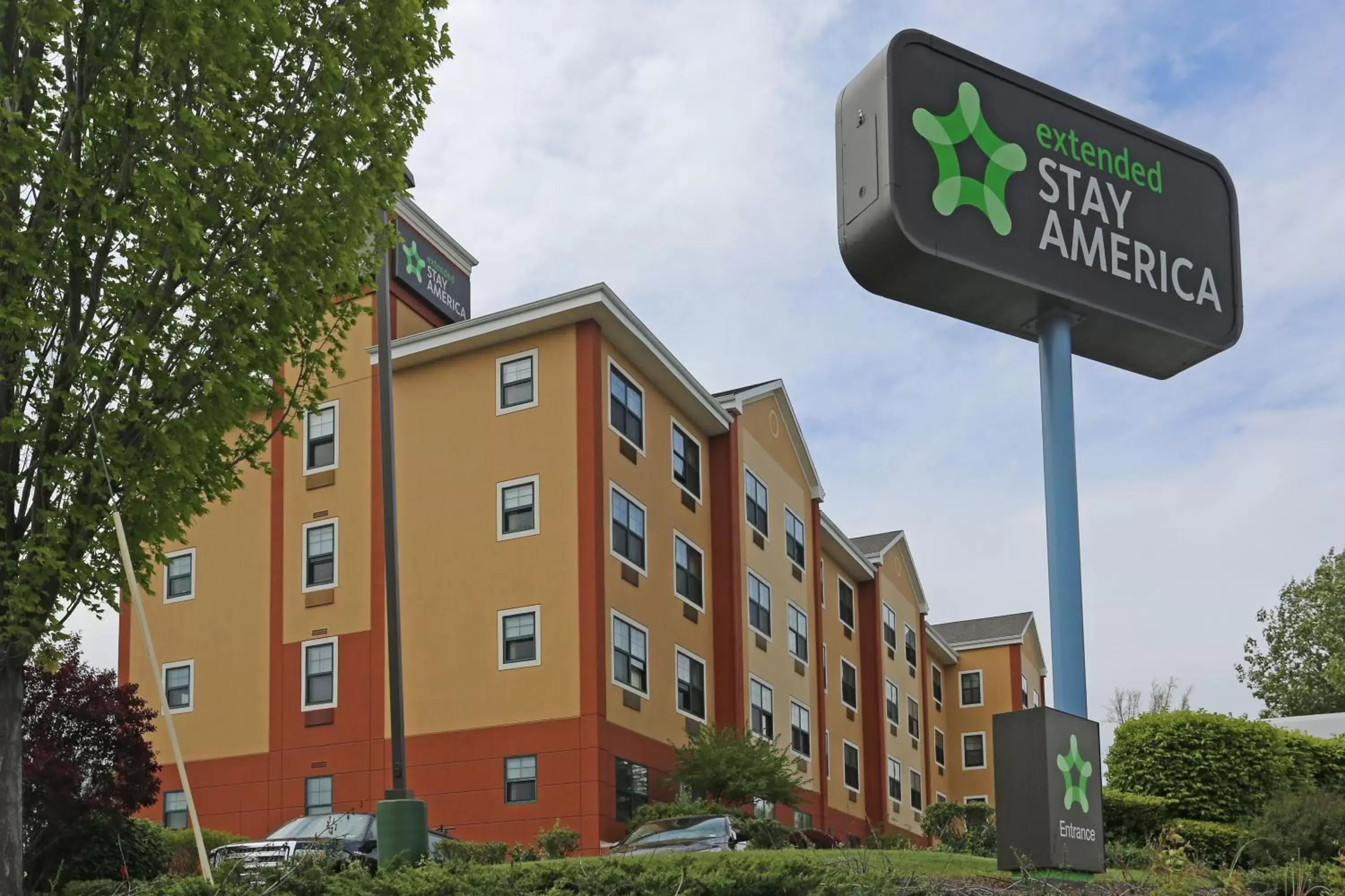 Property building in Extended Stay America Suites - Philadelphia - Plymouth Meeting - East