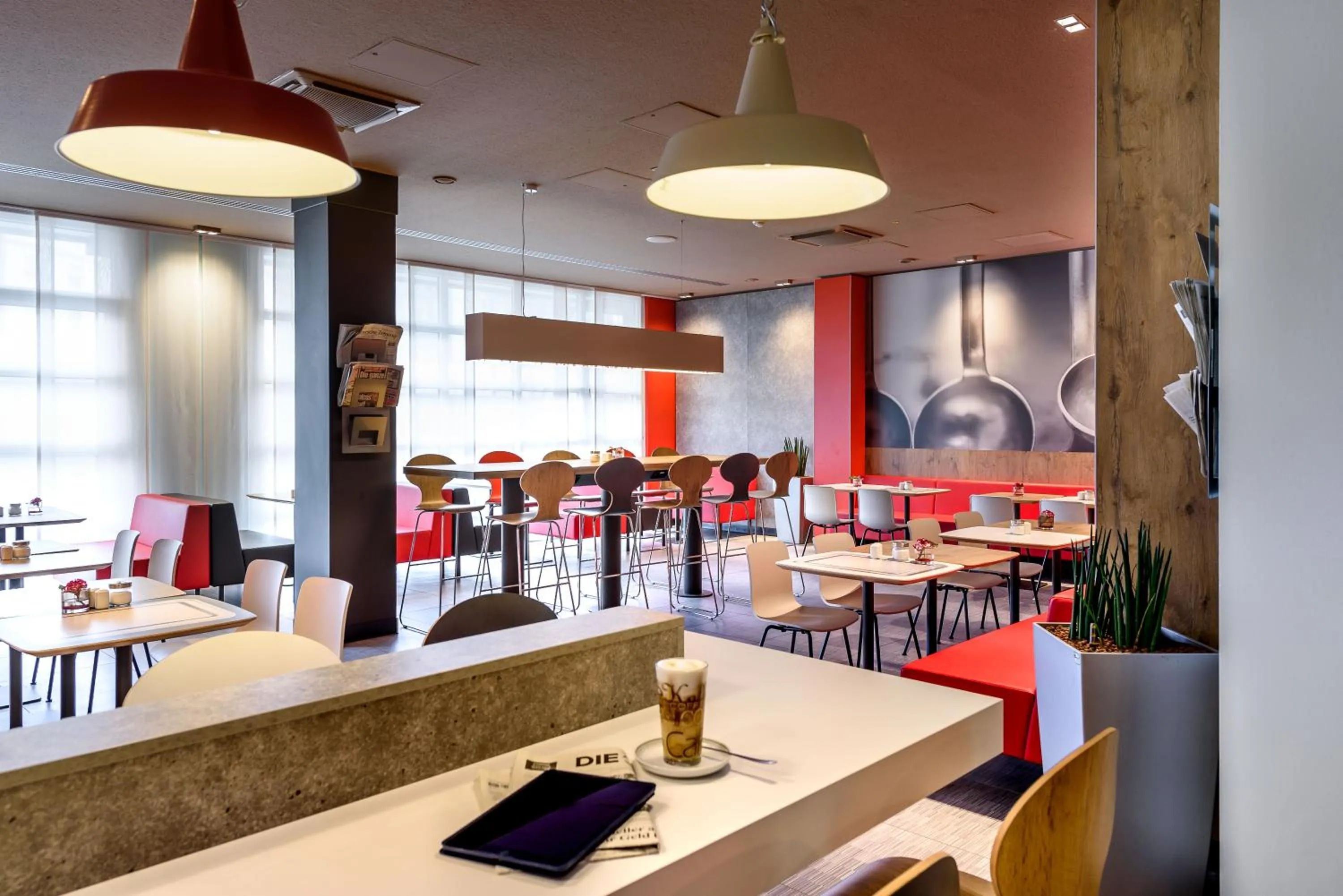Dining area in ibis Nürnberg City am Plärrer