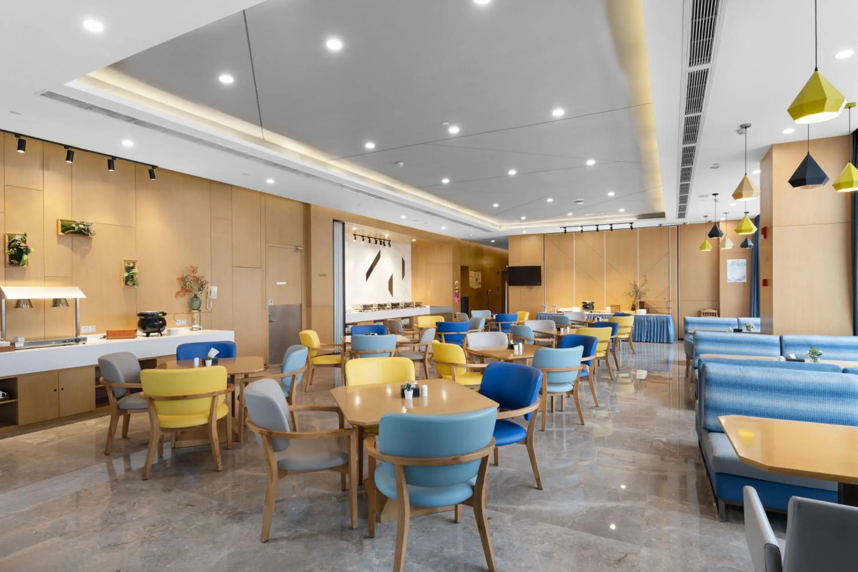 Breakfast, Restaurant/Places to Eat in Holiday Inn Express Chengdu Xindu, an IHG Hotel