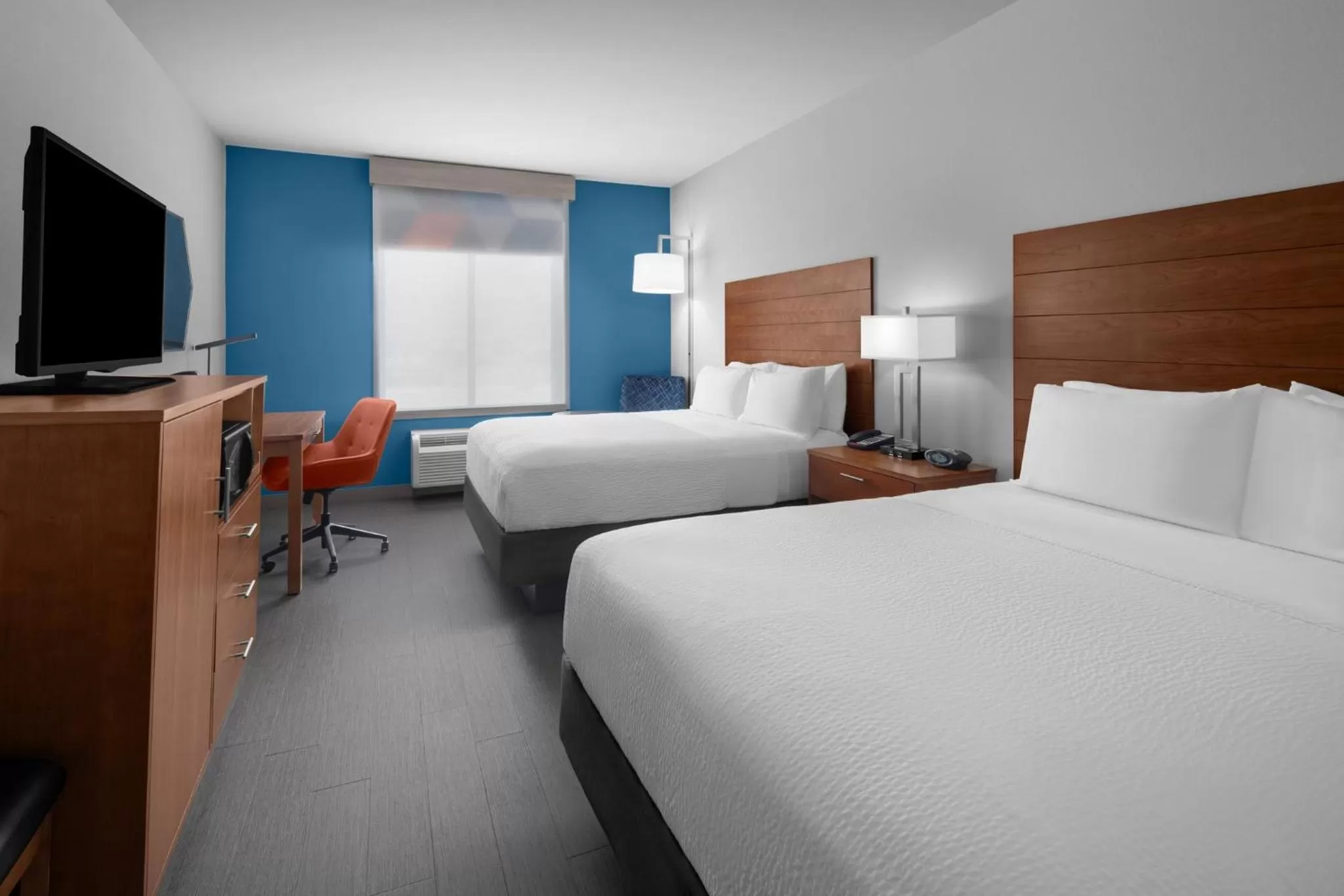 Photo of the whole room, Bed in Holiday Inn Express & Suites Midland South I-20 by IHG