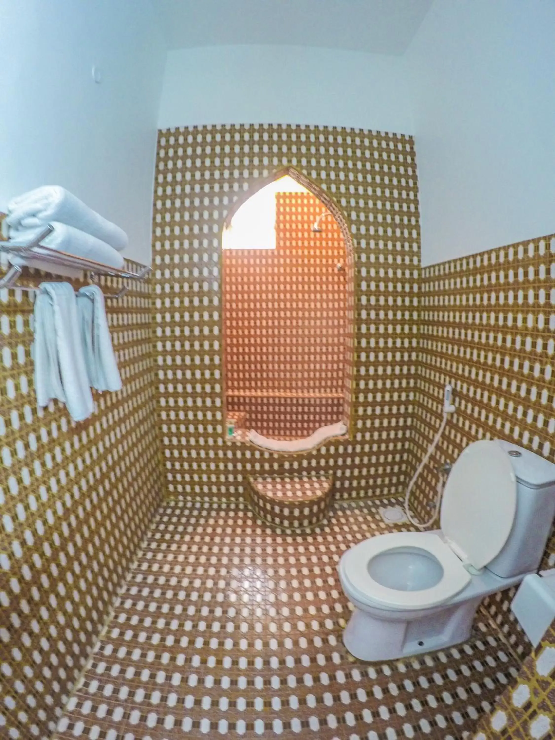 Shower, Bathroom in Tembo House Hotel