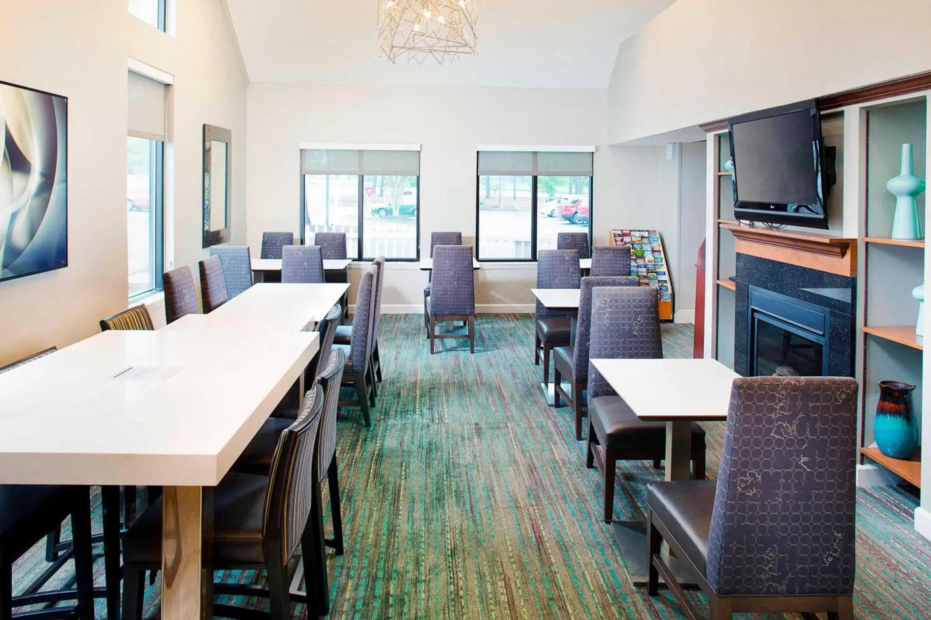 Restaurant/Places to Eat in Residence Inn Richmond West End