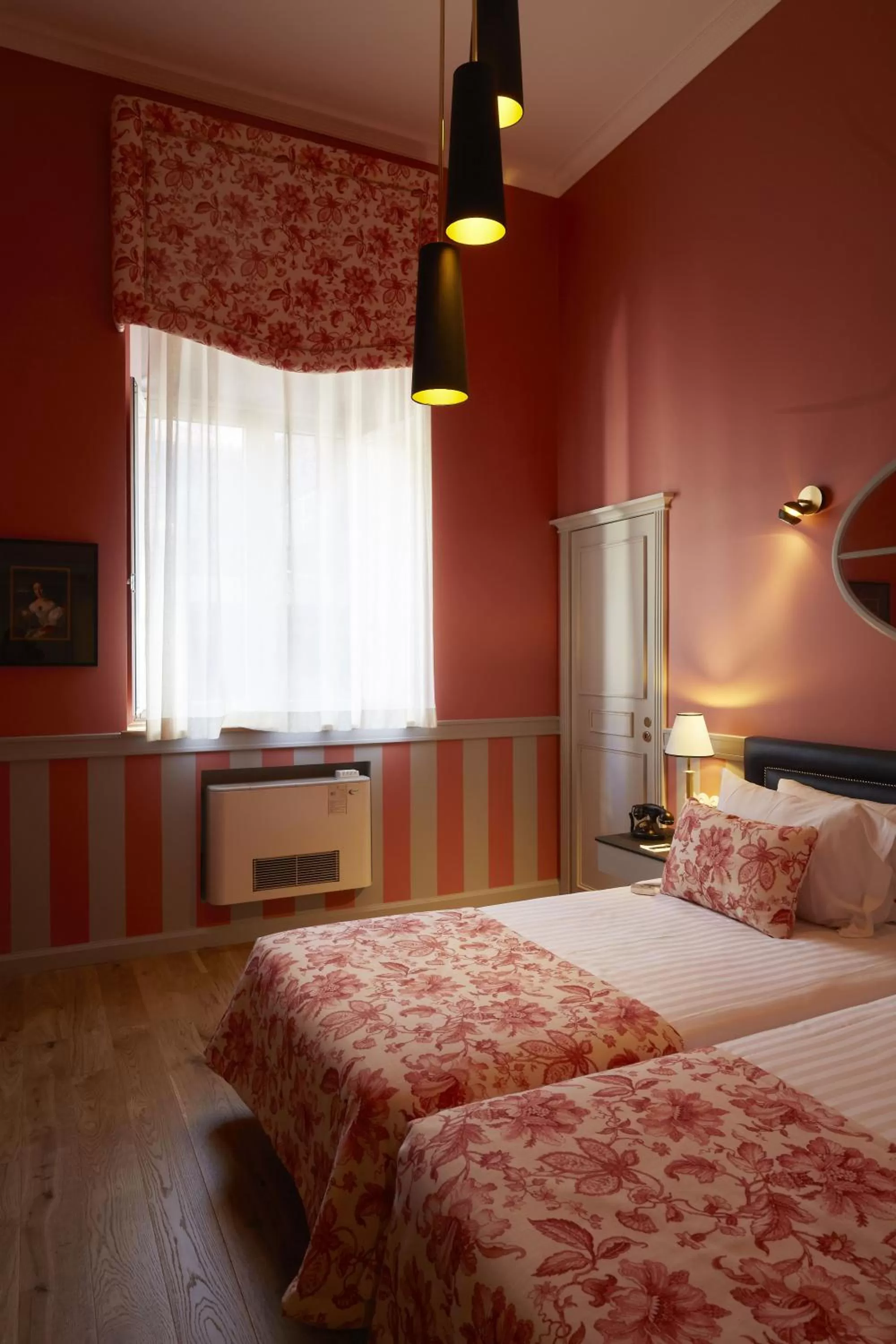 Bed in Grande Hotel do Porto