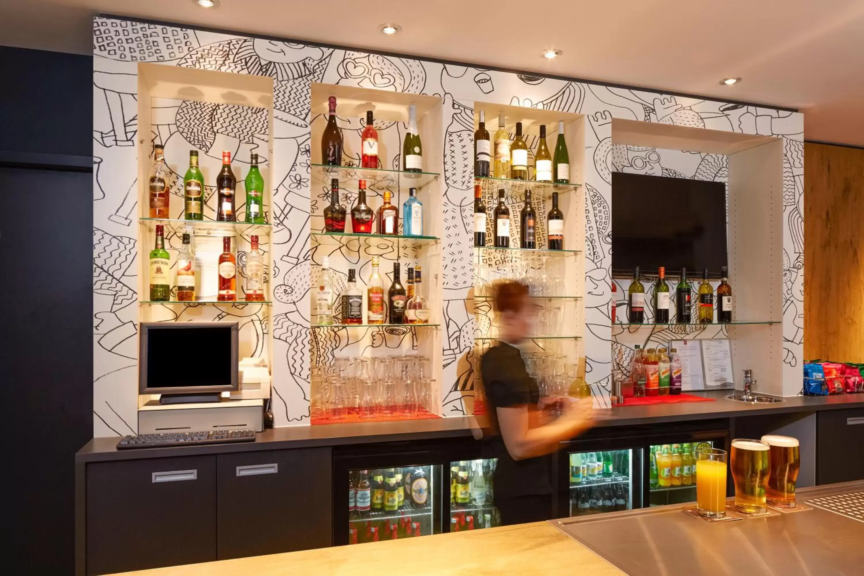 Lounge or bar, Lounge/Bar in ibis London Thurrock M25