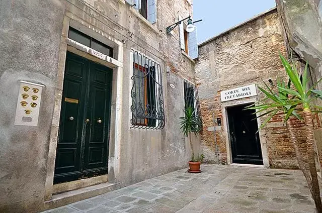 Facade/Entrance in Relais Venezia