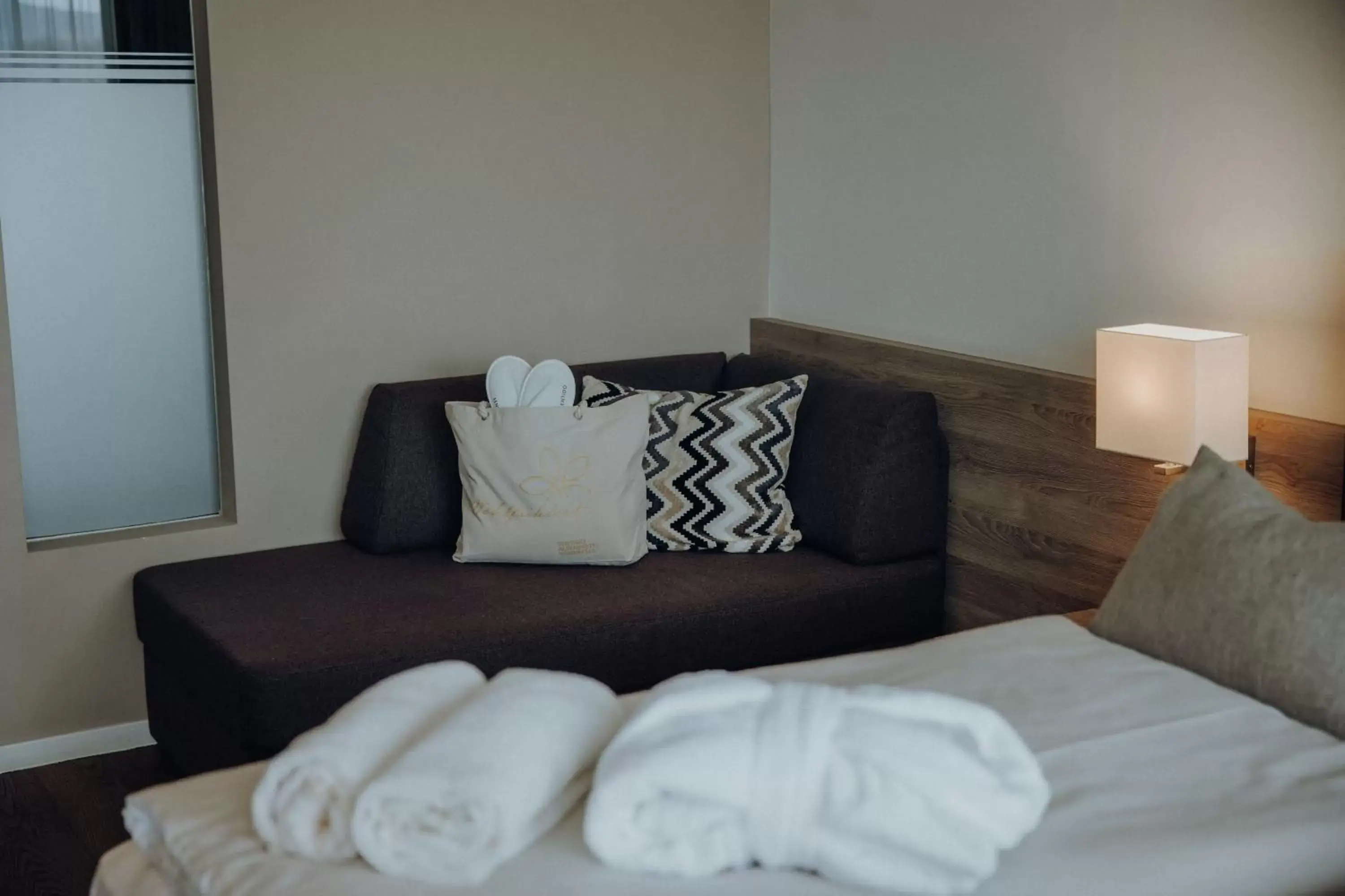 Bedroom, Seating Area in Sentido alpenhotel Kaiserfels