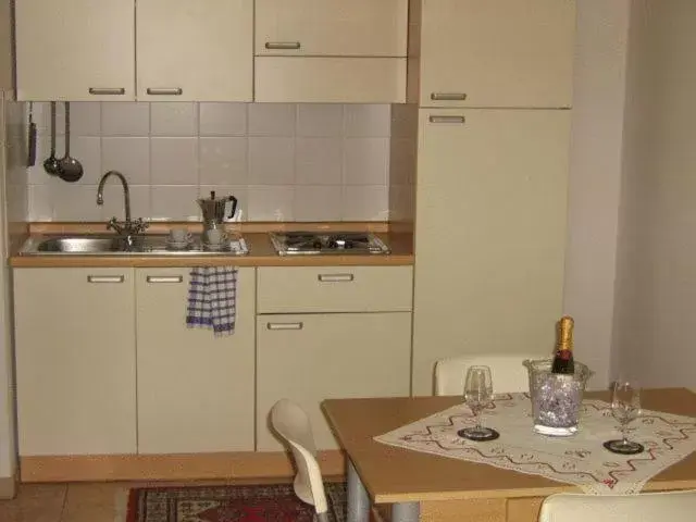 Kitchen or kitchenette, Kitchen/Kitchenette in Residenza San Giovanni