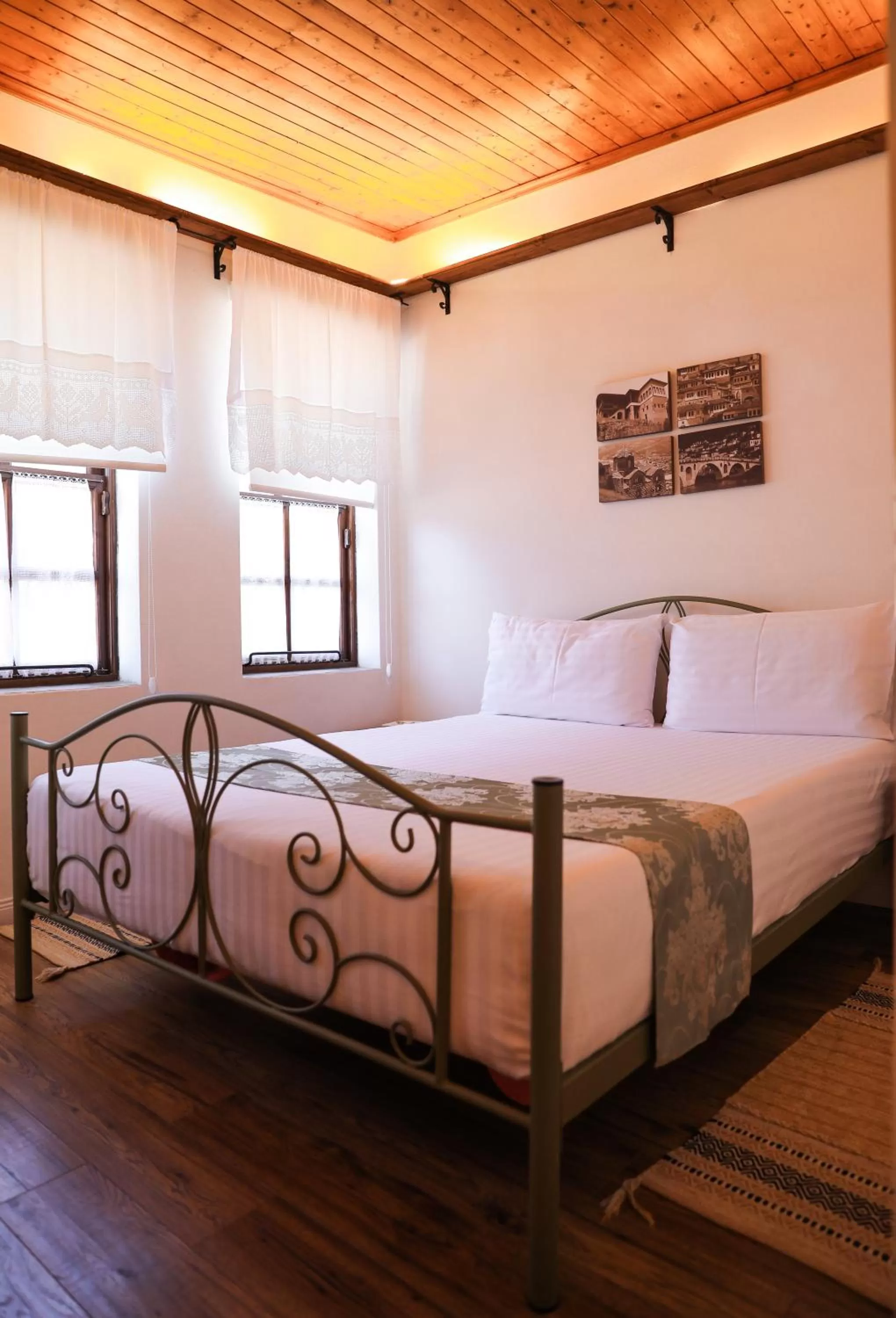 Photo of the whole room, Bed in Vila 4 Bed&Breakfast