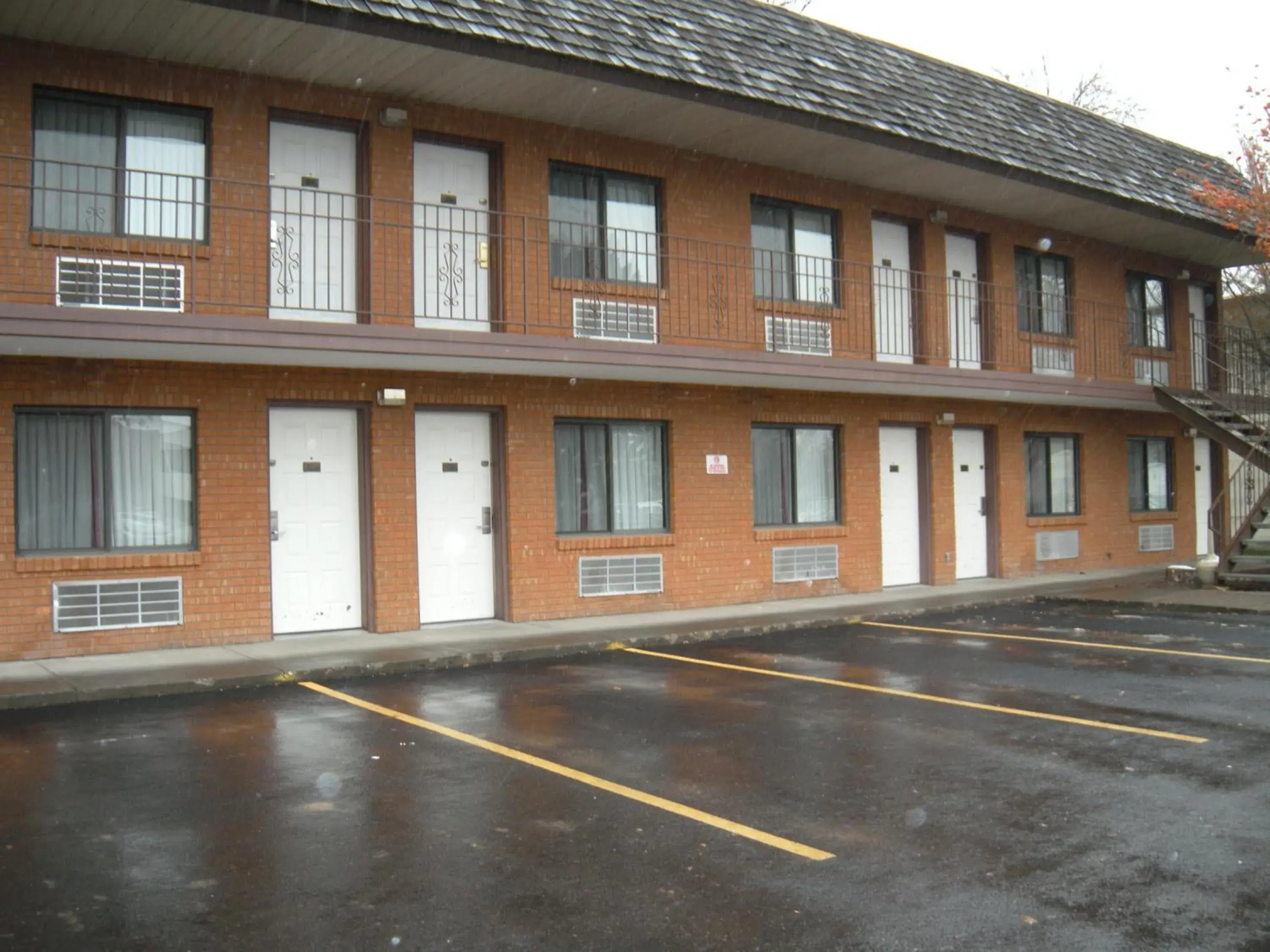 Facade/entrance, Property Building in Motel West