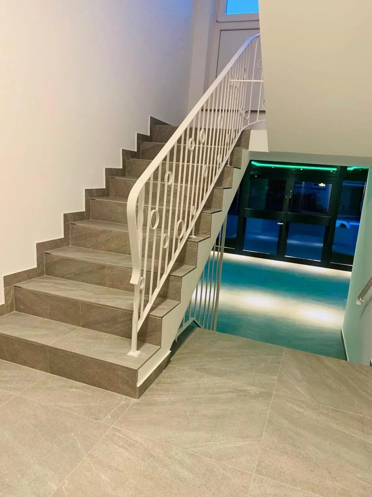 Facade/entrance in Checkinn Hotel