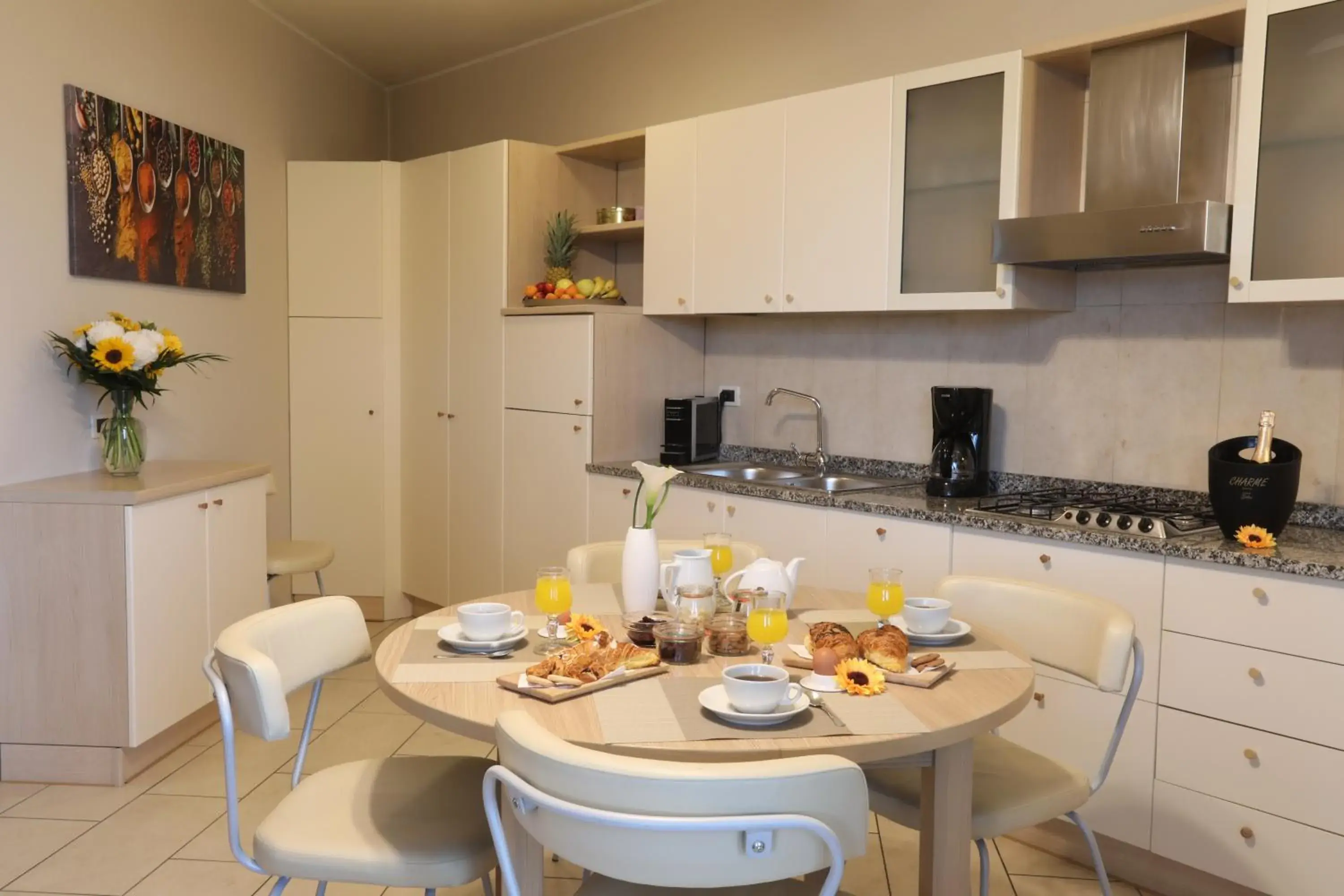 Kitchen or kitchenette, Dining Area in Residence Villalsole