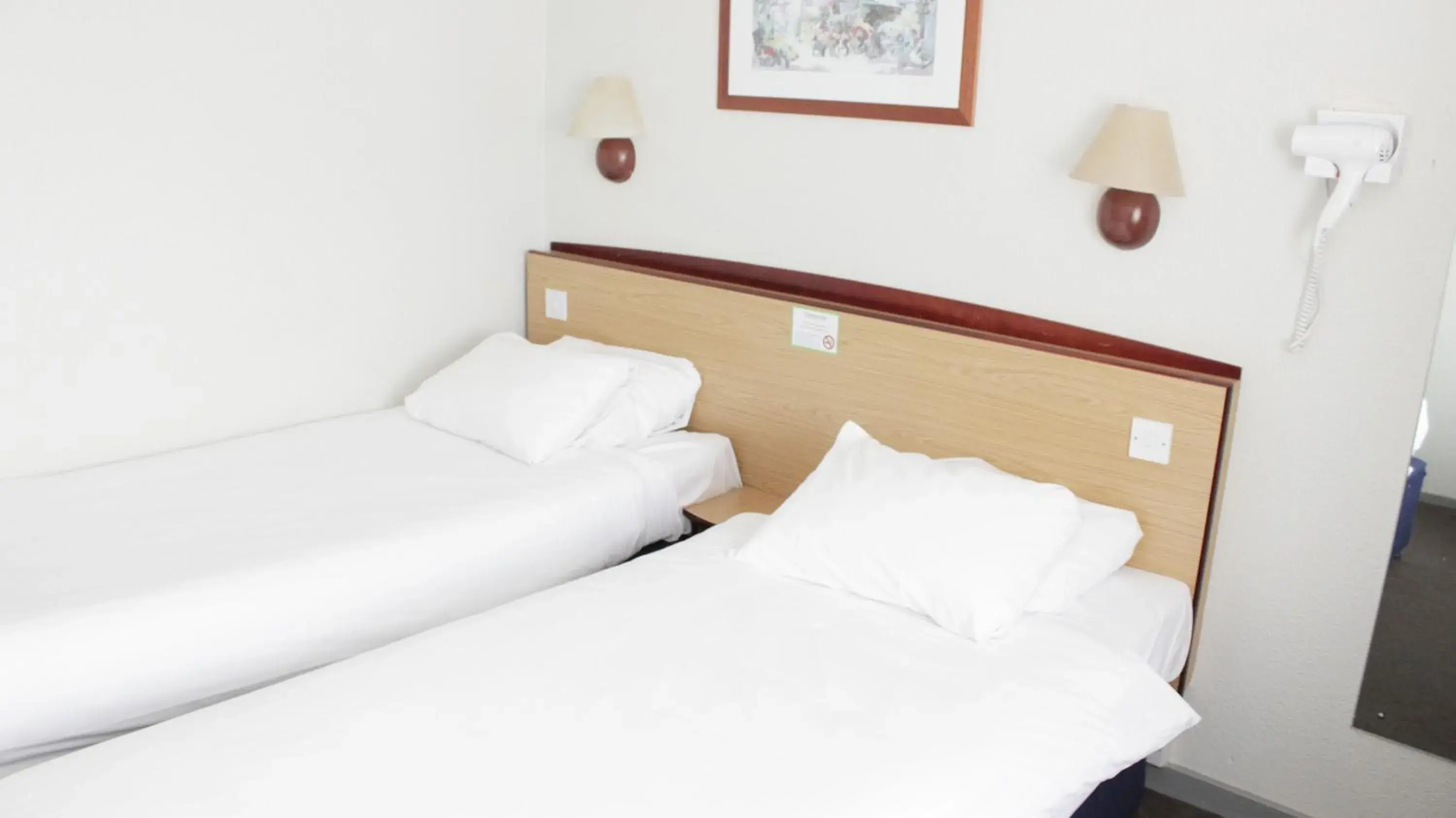 Bedroom, Bed in Campanile Liverpool Bedroom, Bed in Campanile Liverpool