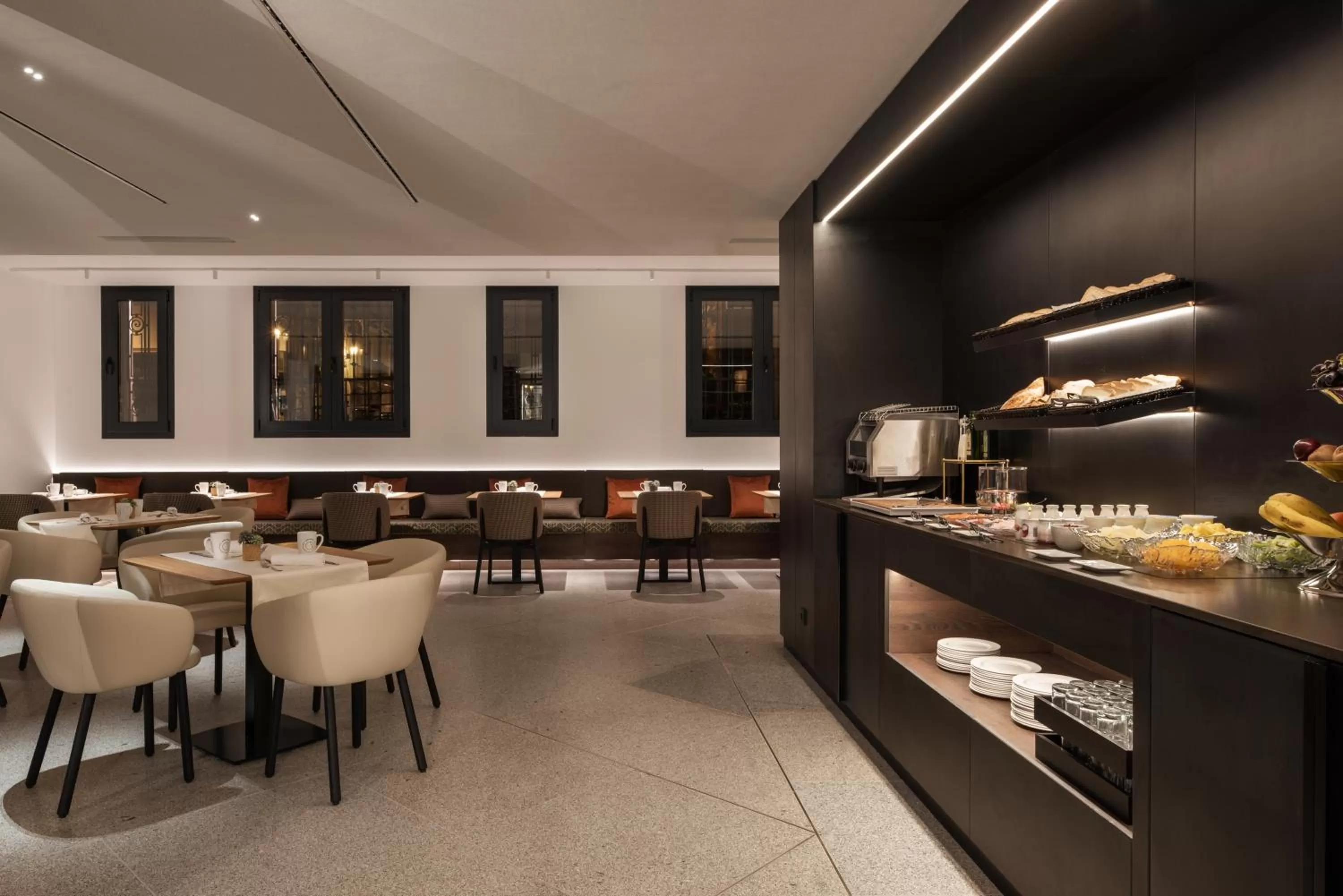 Restaurant/places to eat in Áurea Palacio de Correos by Eurostars Hotel Company