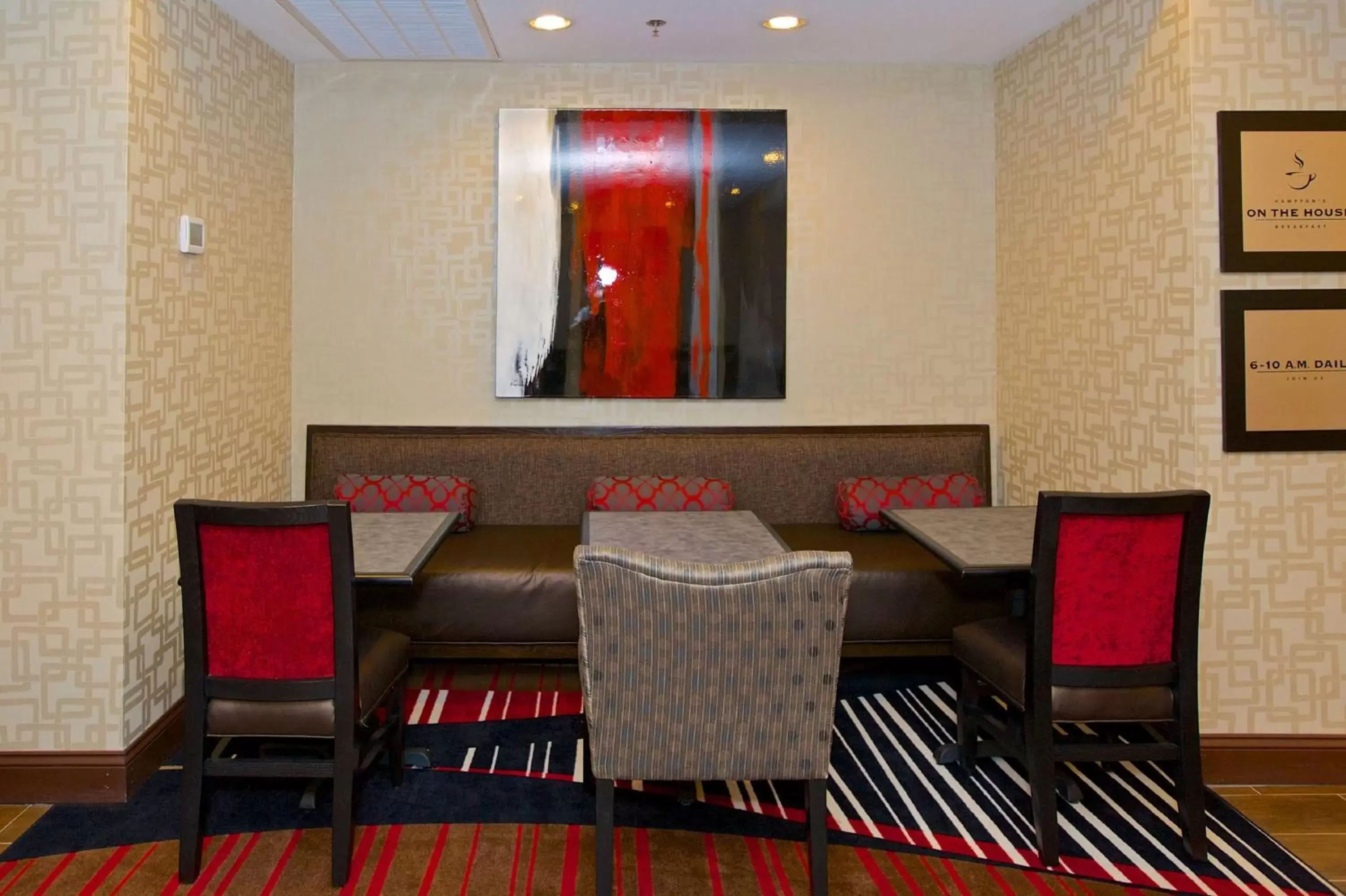 Restaurant/Places to Eat in Hampton Inn Atlanta McDonough