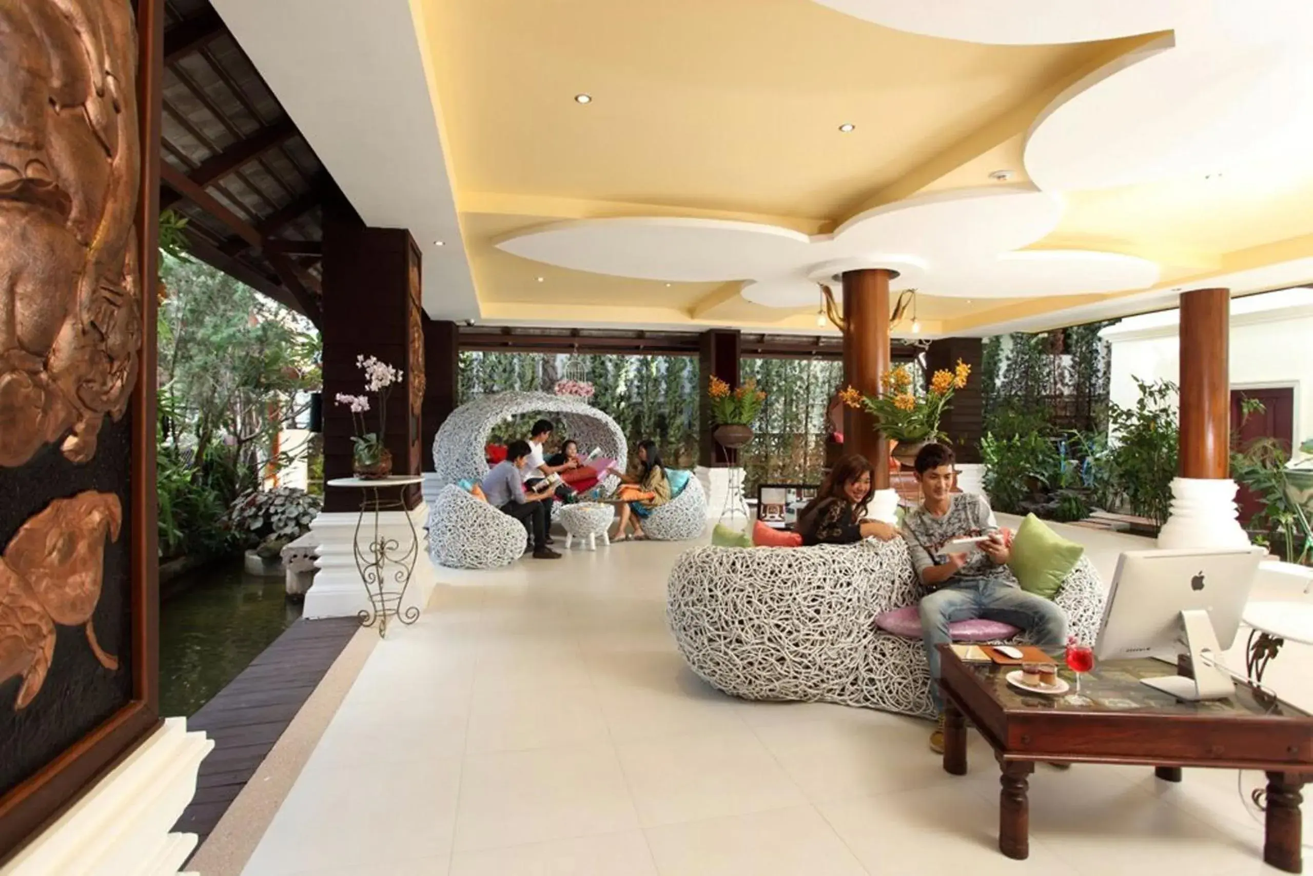 Lobby or reception in Kodchasri Thani Hotel