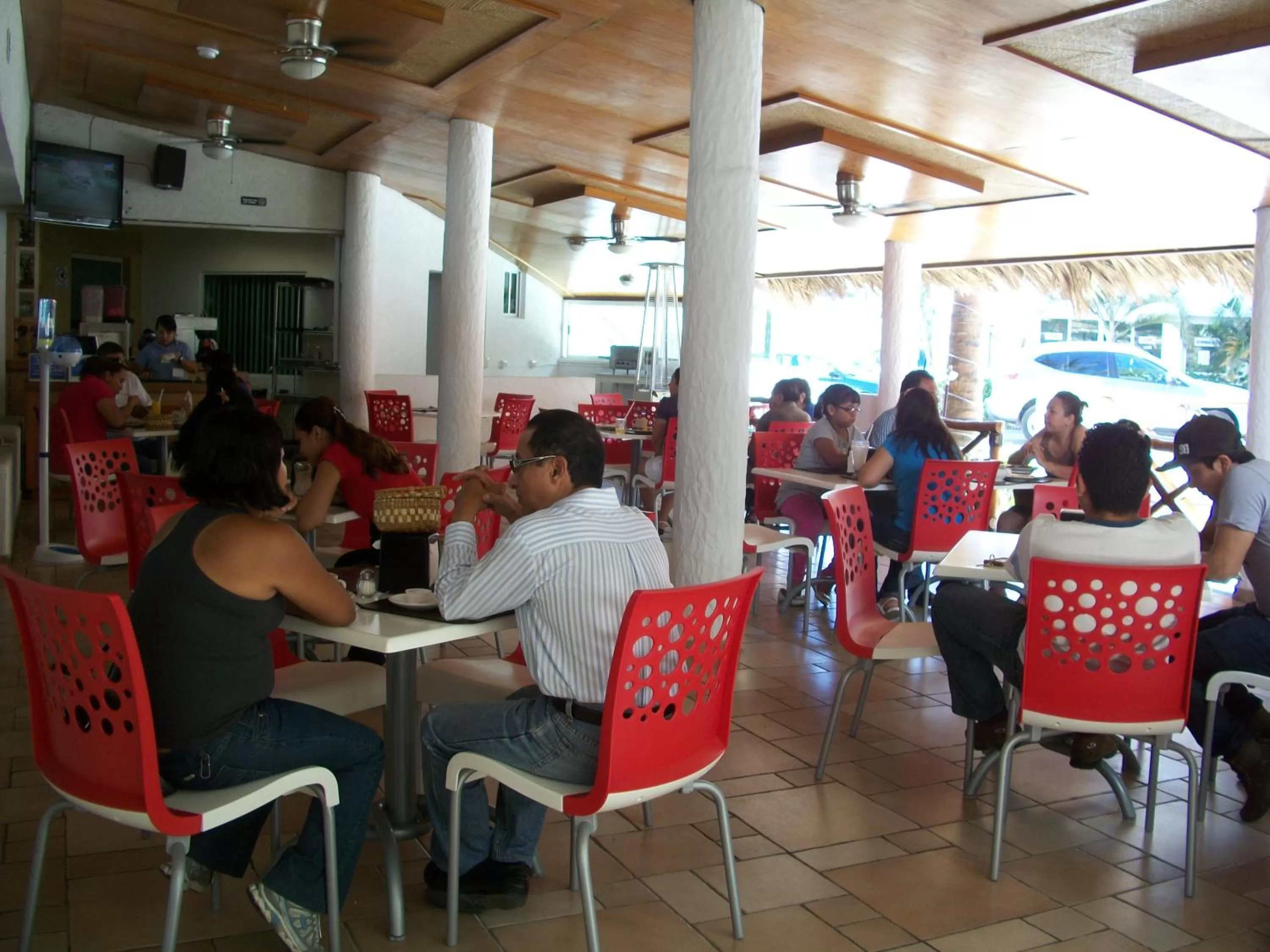 Restaurant/places to eat in Hotel Palapa Palace