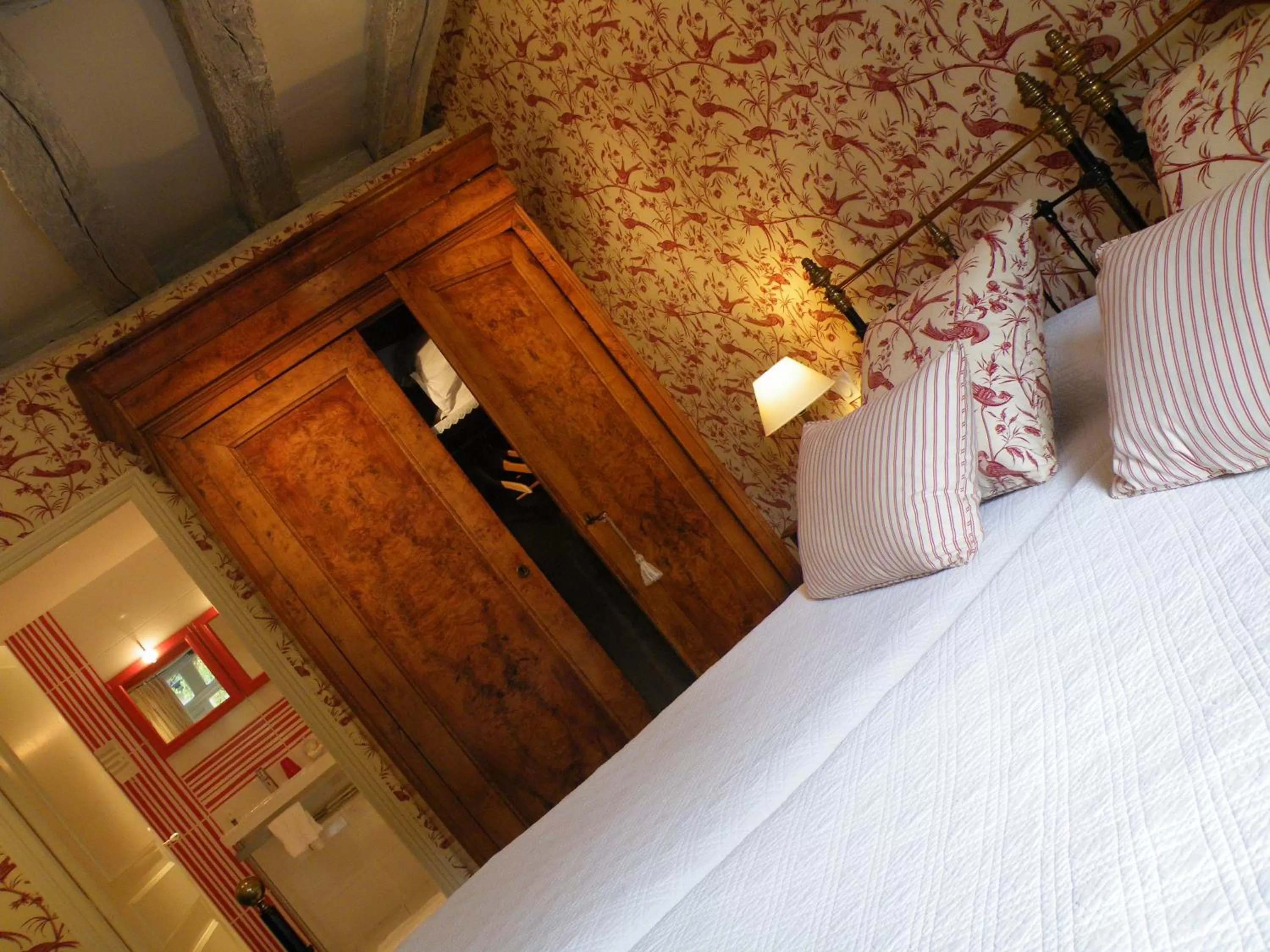 Photo of the whole room, Bed in Hôtel Diderot