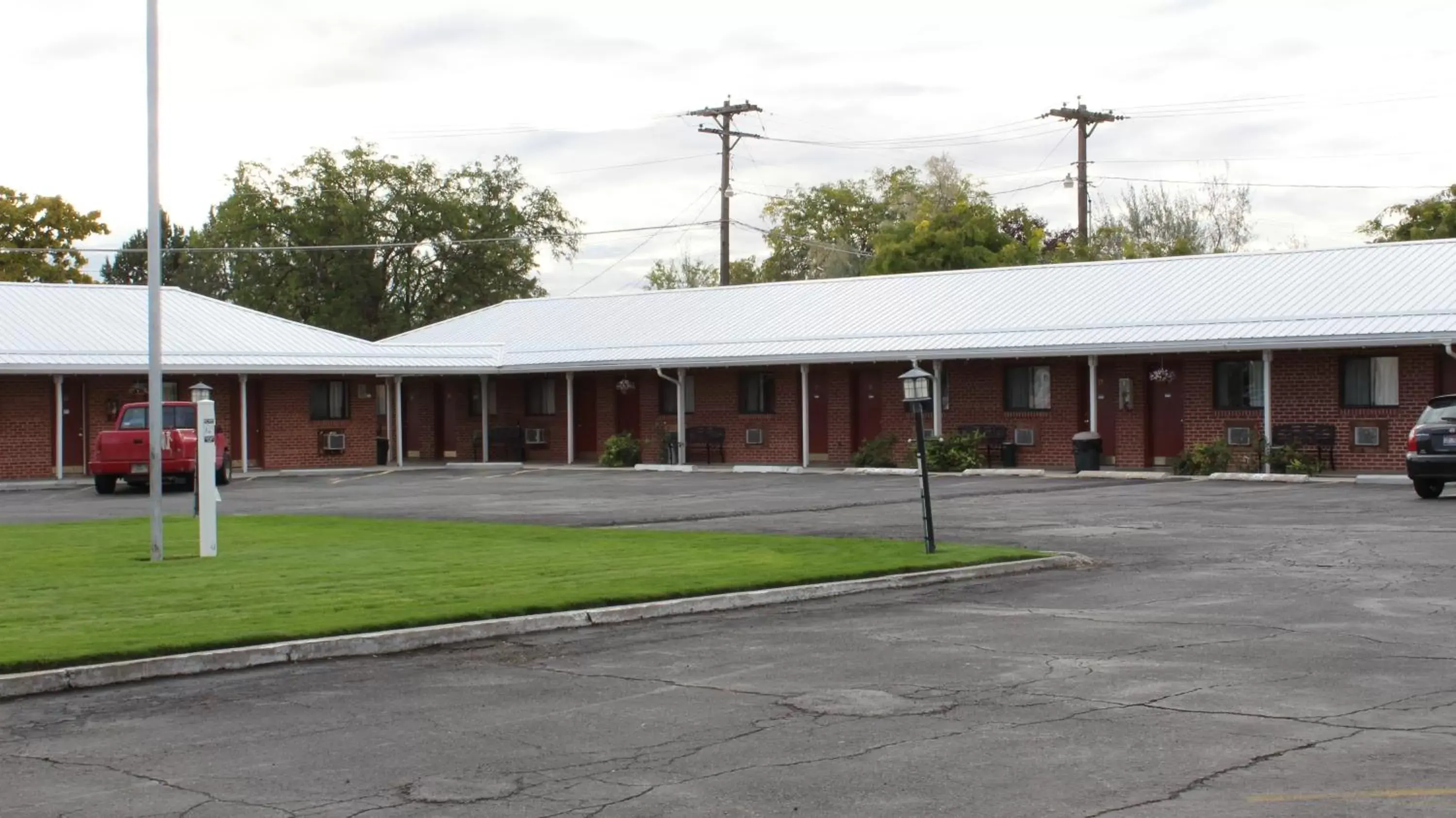 Property Building in Ontario Inn