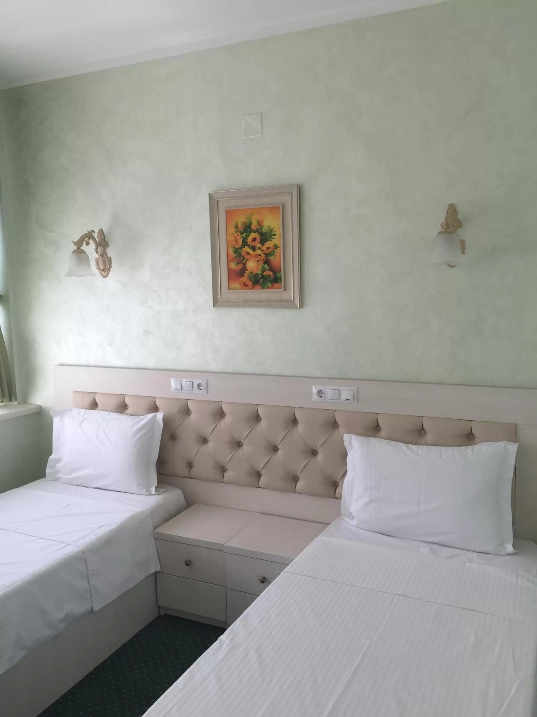 Photo of the whole room in Hamlet Hotel