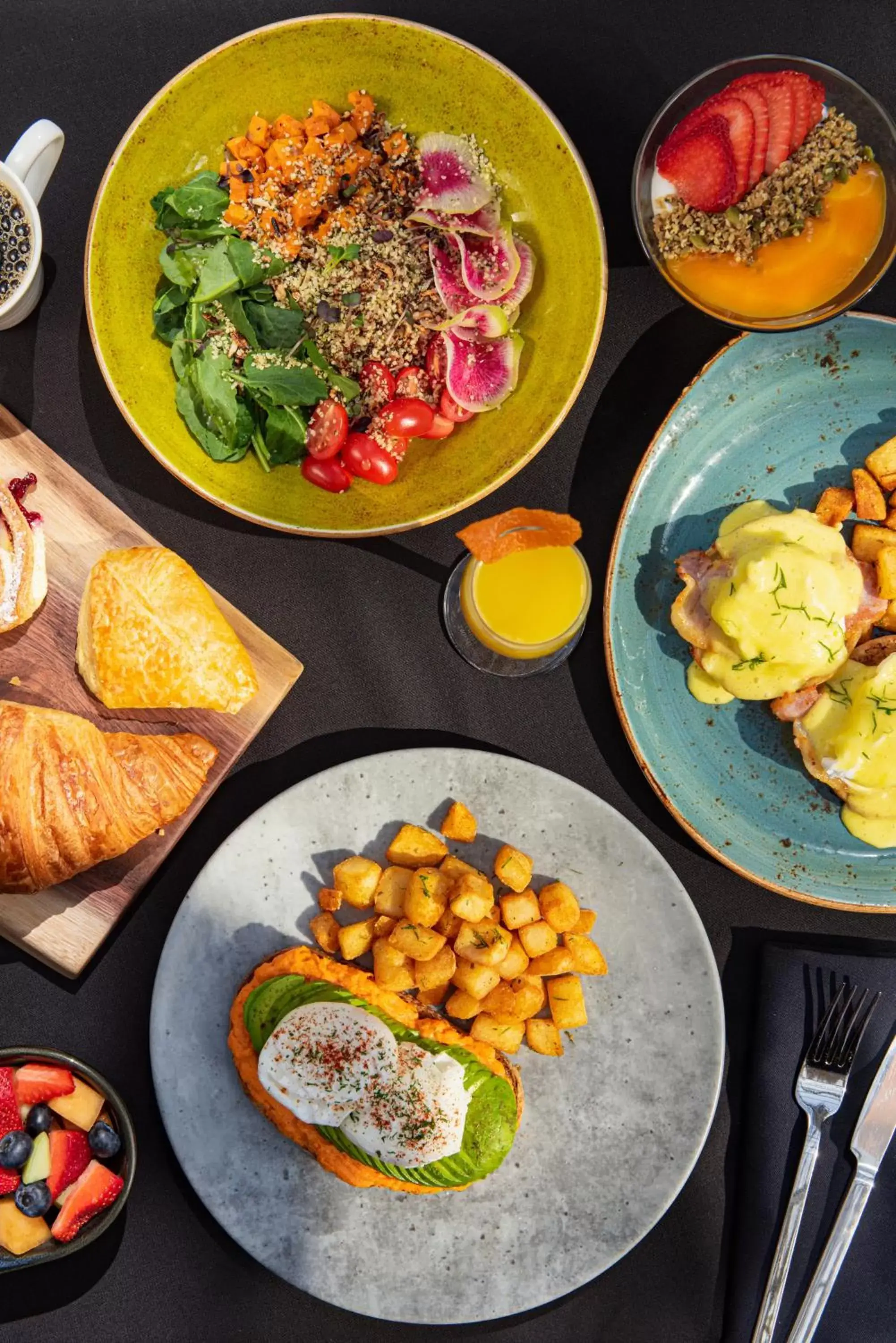 Restaurant/places to eat in InterContinental Toronto Centre by IHG Restaurant/places to eat in InterContinental Toronto Centre by IHG