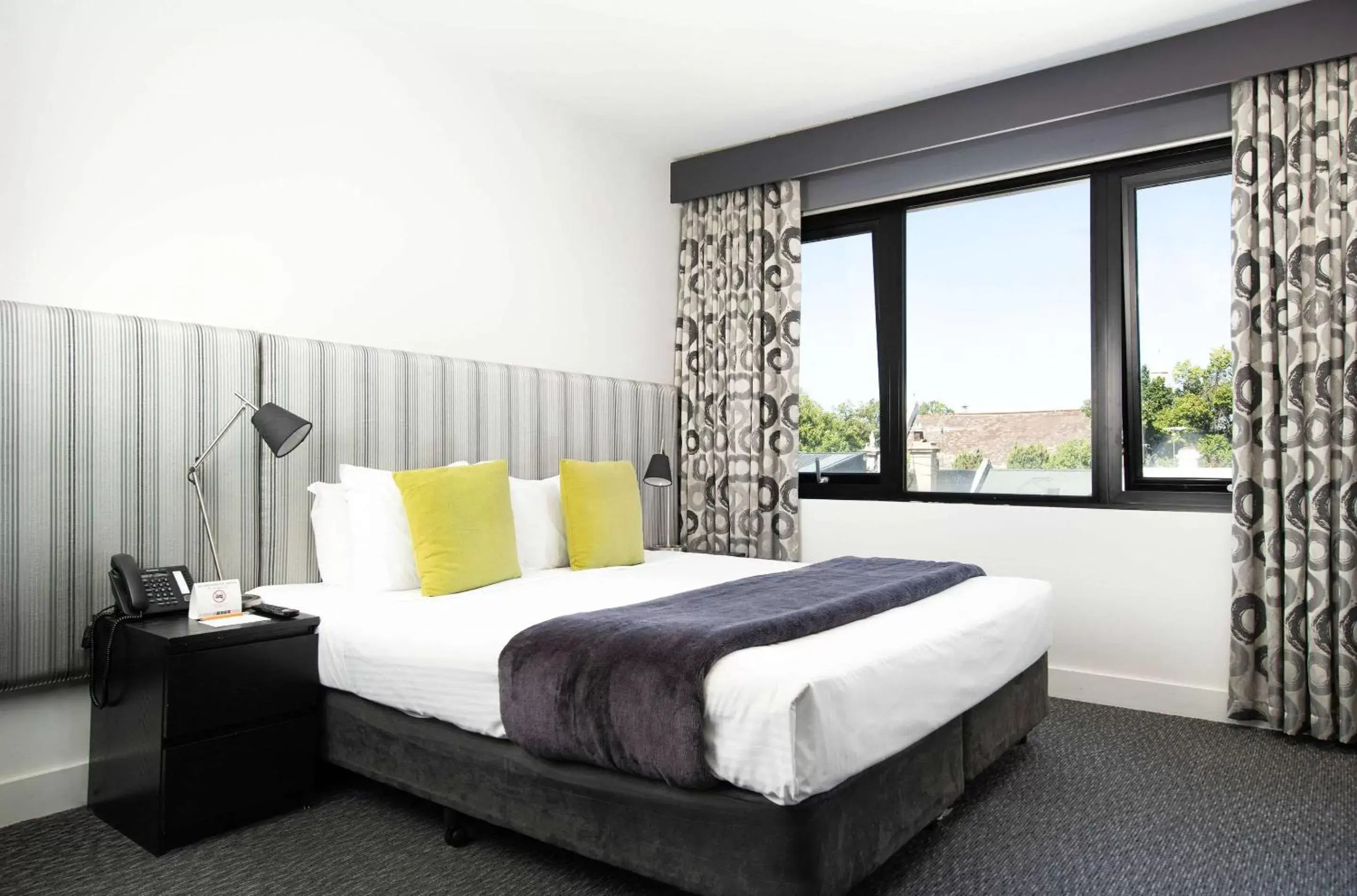 Photo of the whole room, Bed in Comfort Hotel East Melbourne