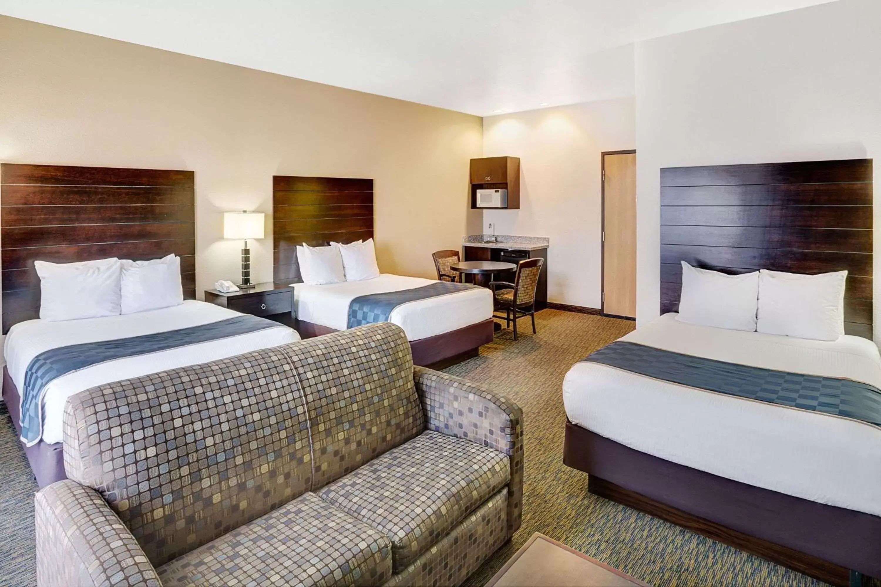 Photo of the whole room, Bed in Days Inn & Suites by Wyndham Page Lake Powell