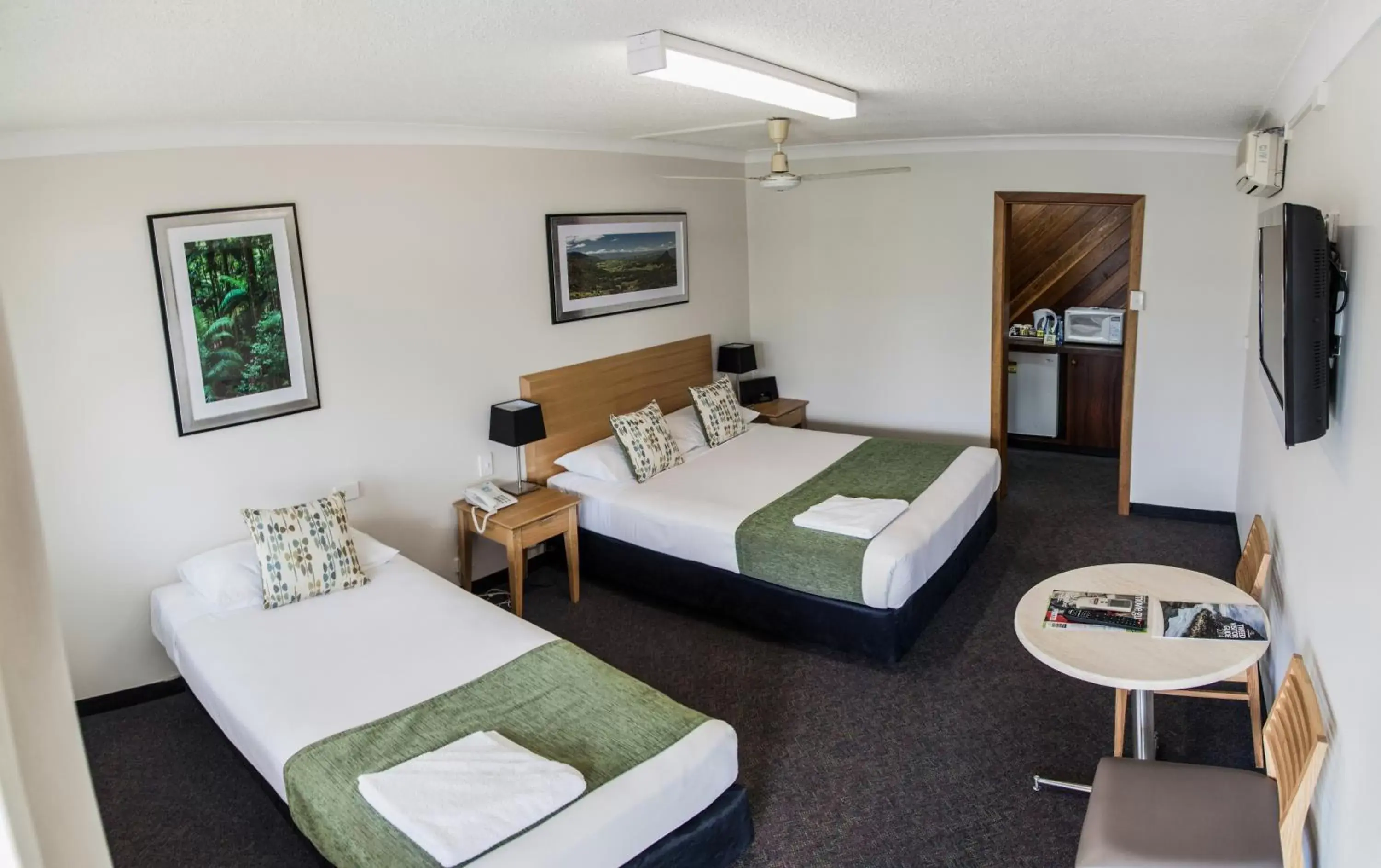 Photo of the whole room, Bed in Murwillumbah Motor Inn